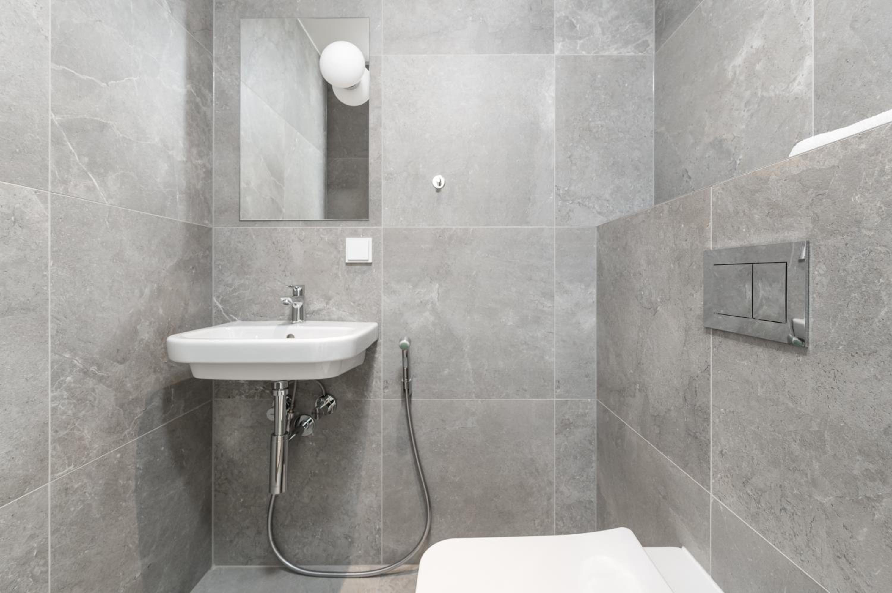 Brand new 2bdroom Free Parking Apartment