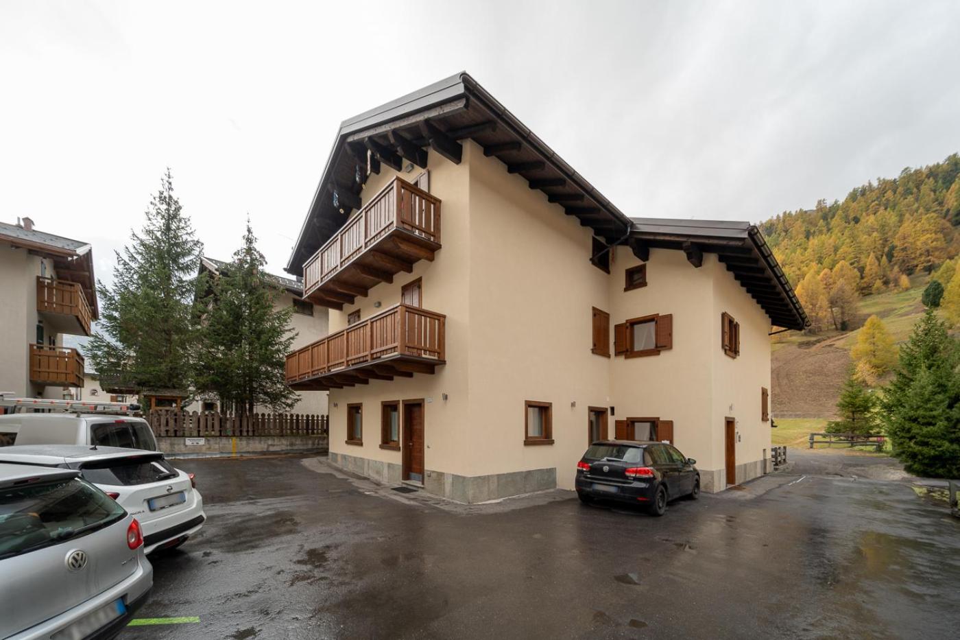 Snowberry Apartment