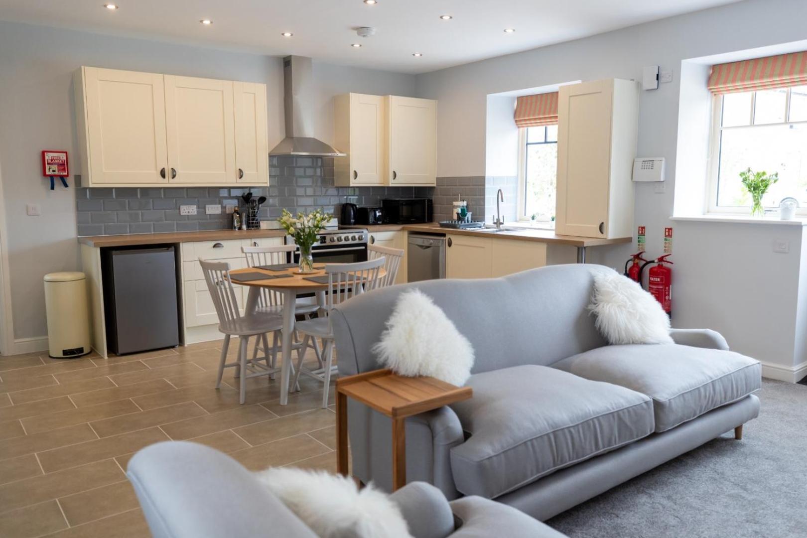 Phaleron - Modern barn conversion on a country estate view 3