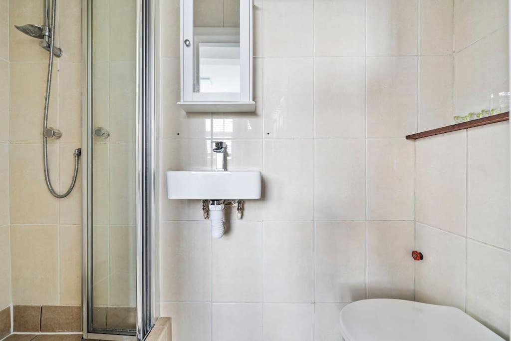Charming Flat In Shepherds Bush