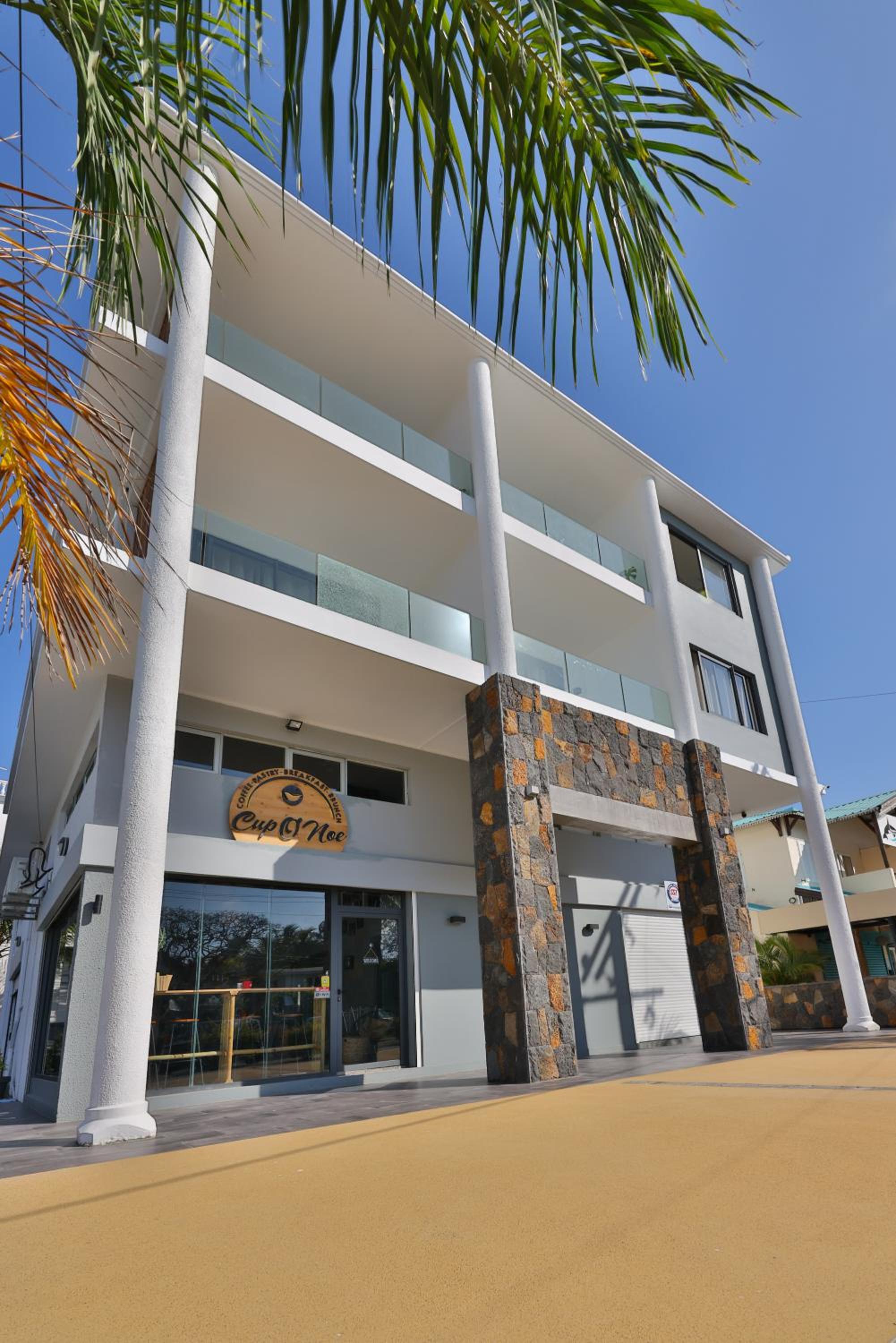 OceanBreeze Apartments Mont Choisy view 2