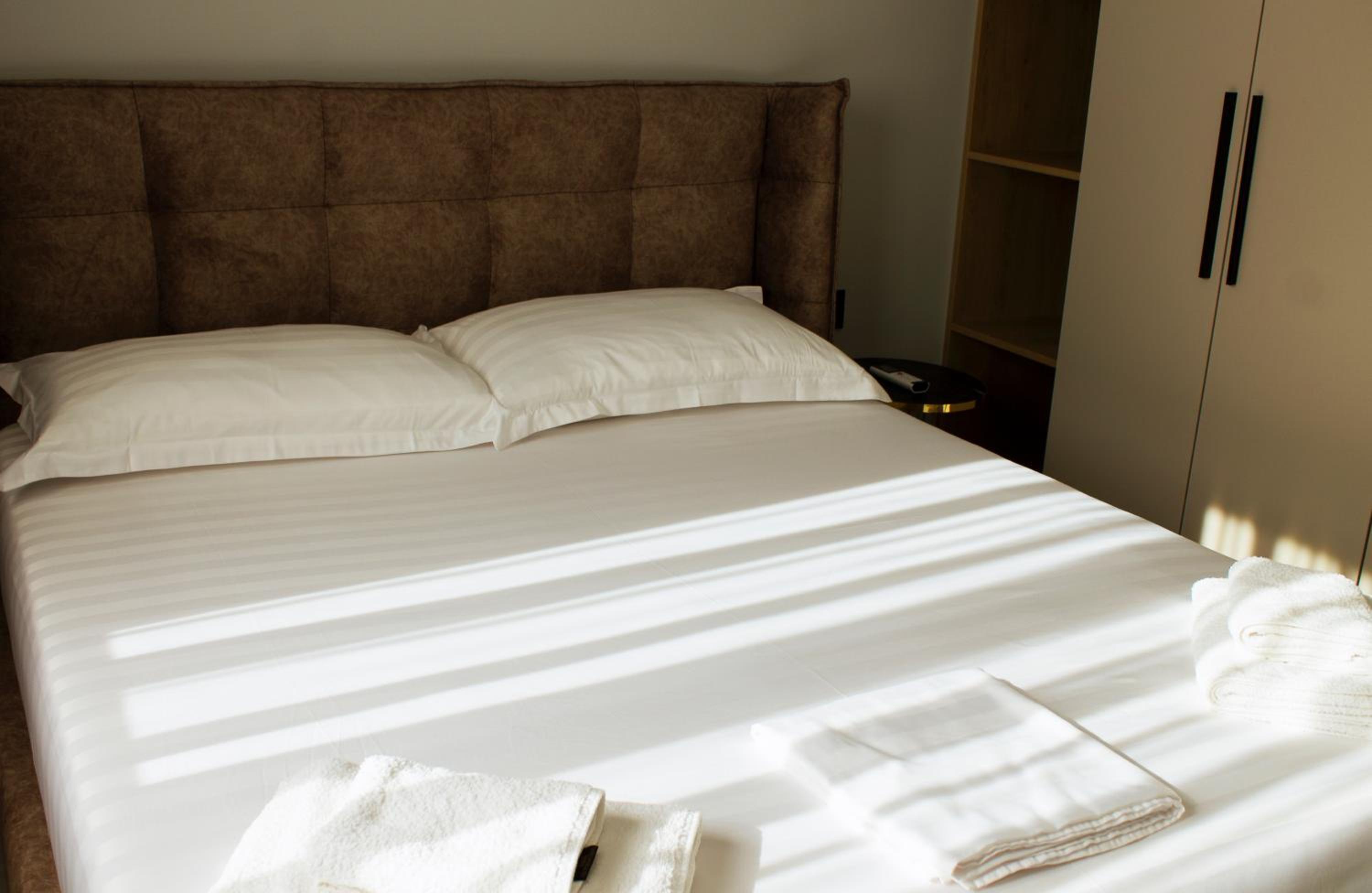 Day Lux Apartments