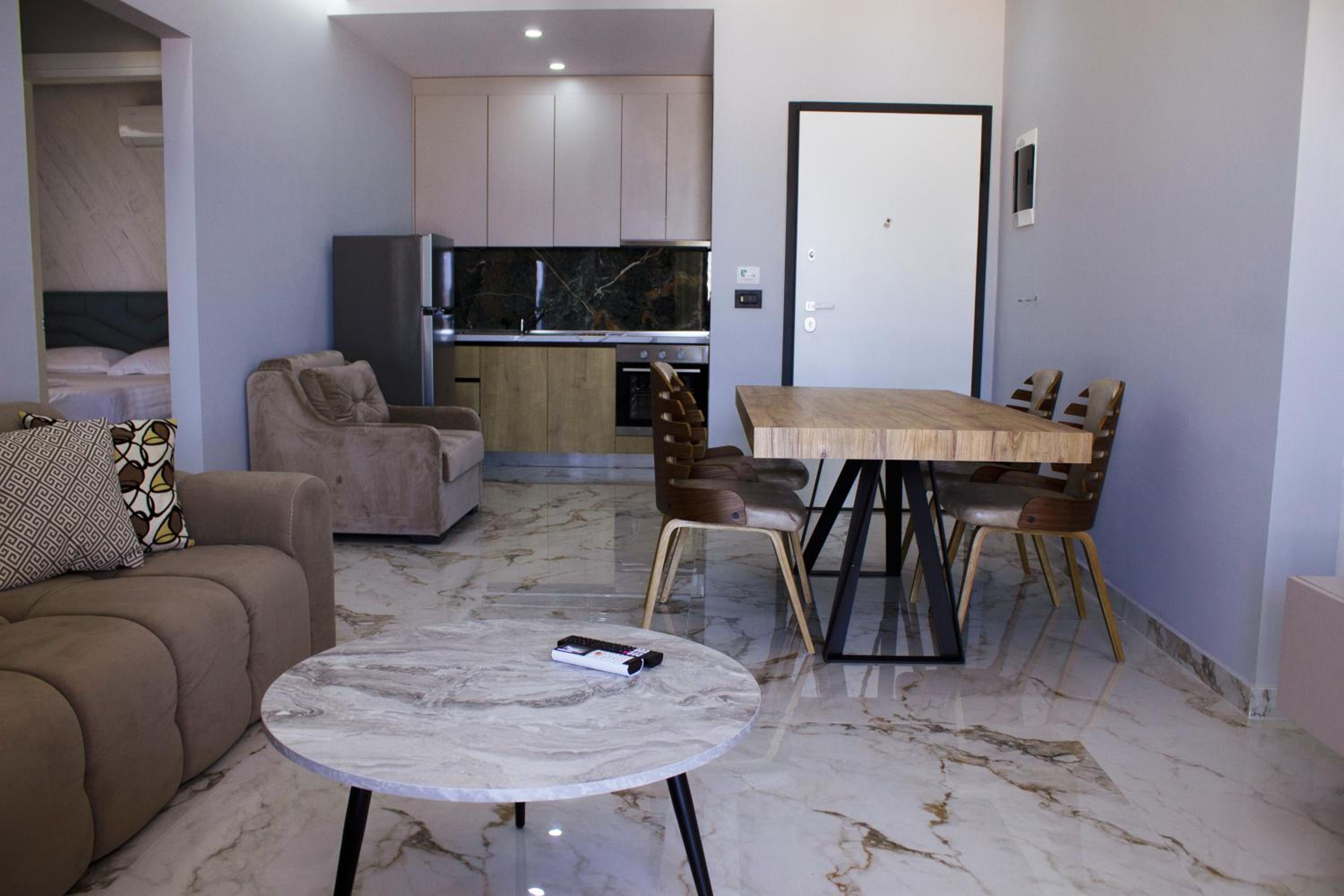 Day Lux Apartments