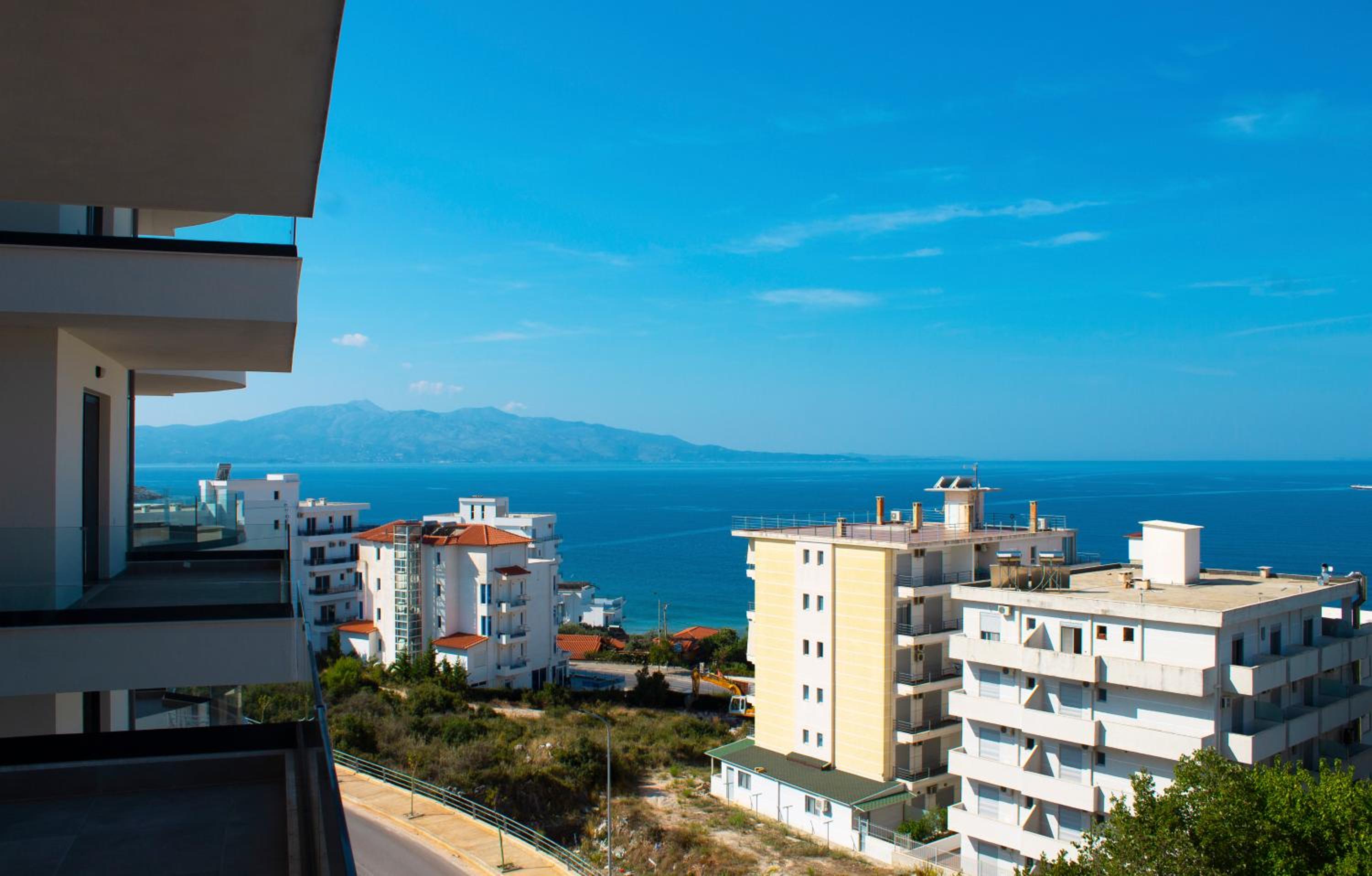 Day Lux Apartments