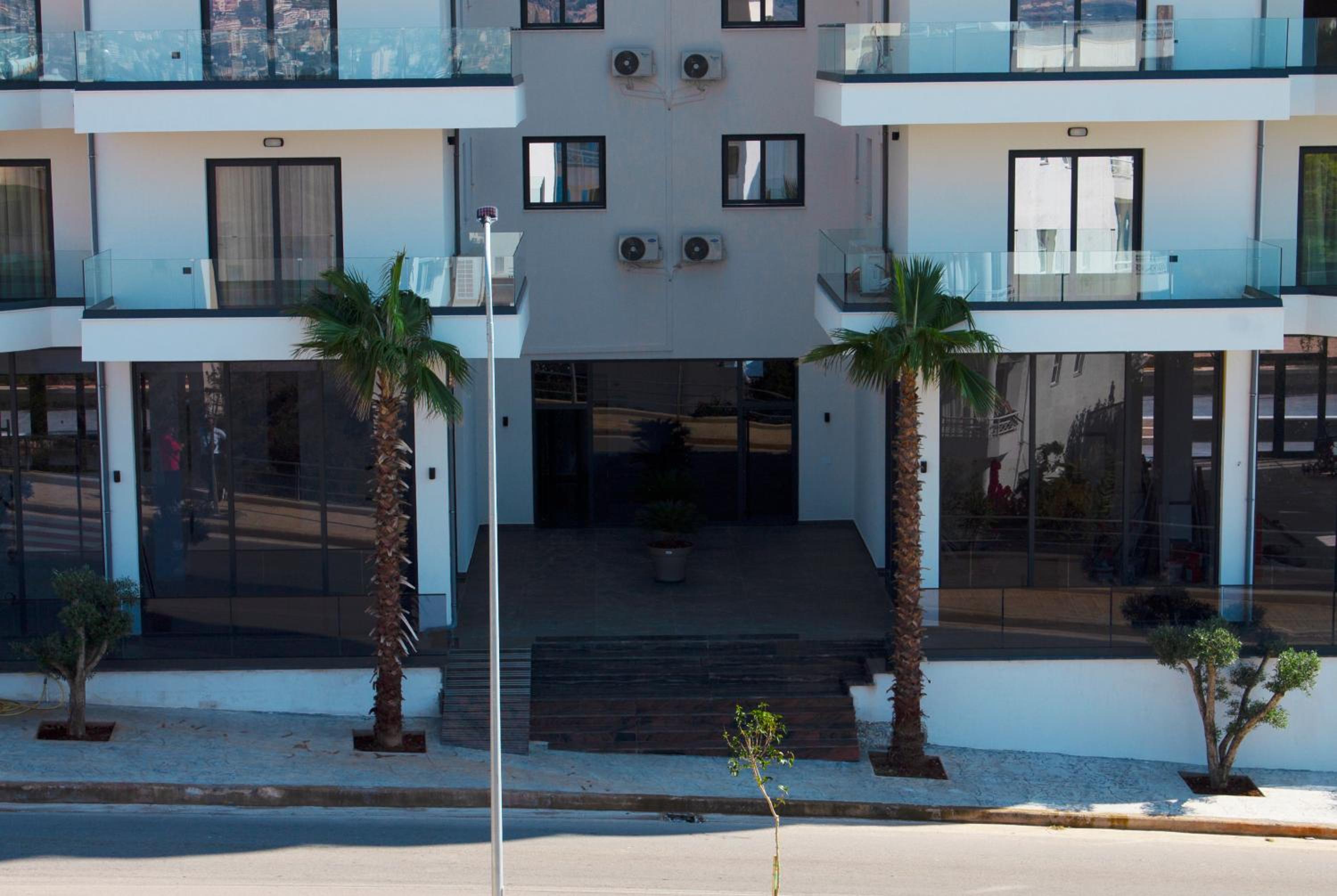 Day Lux Apartments