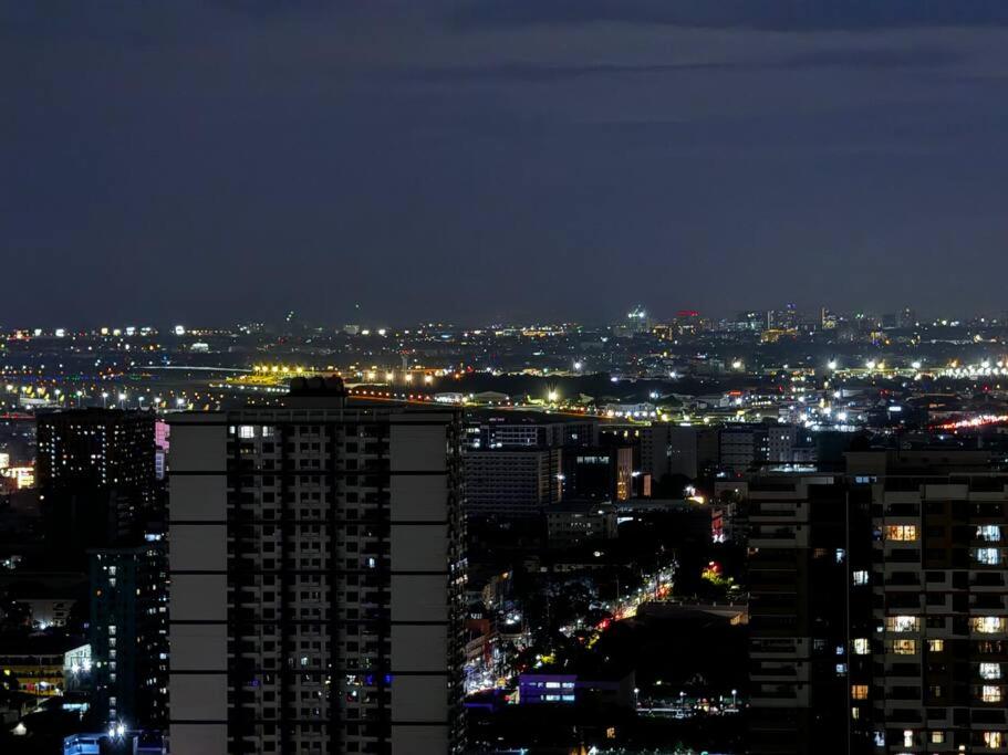Penthouse Lvl Luxury Cndo Nr MOA