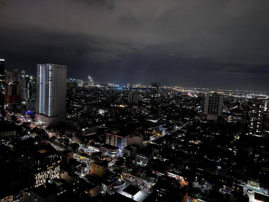 Penthouse Lvl Luxury Cndo Nr MOA