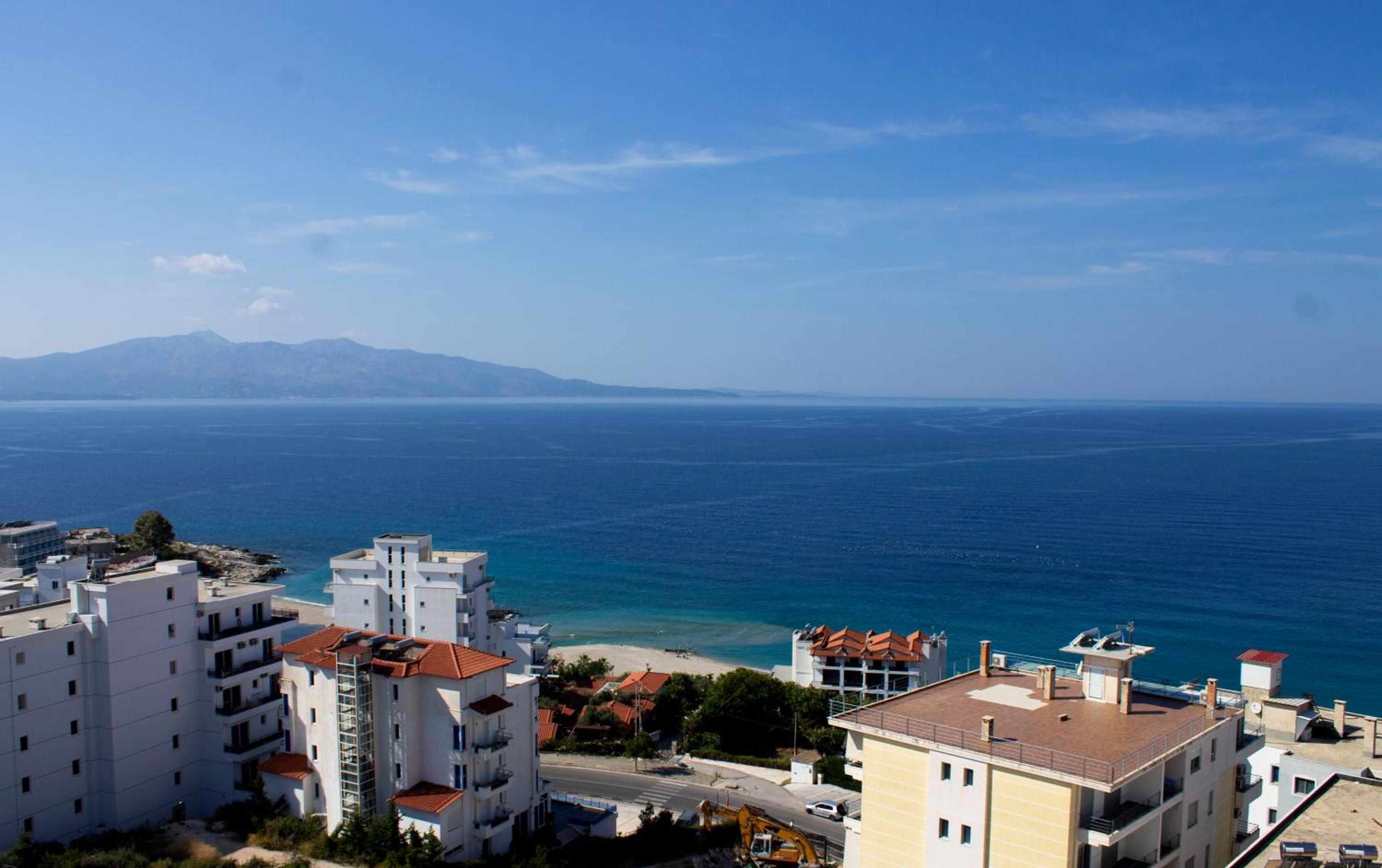 Day Lux Apartments