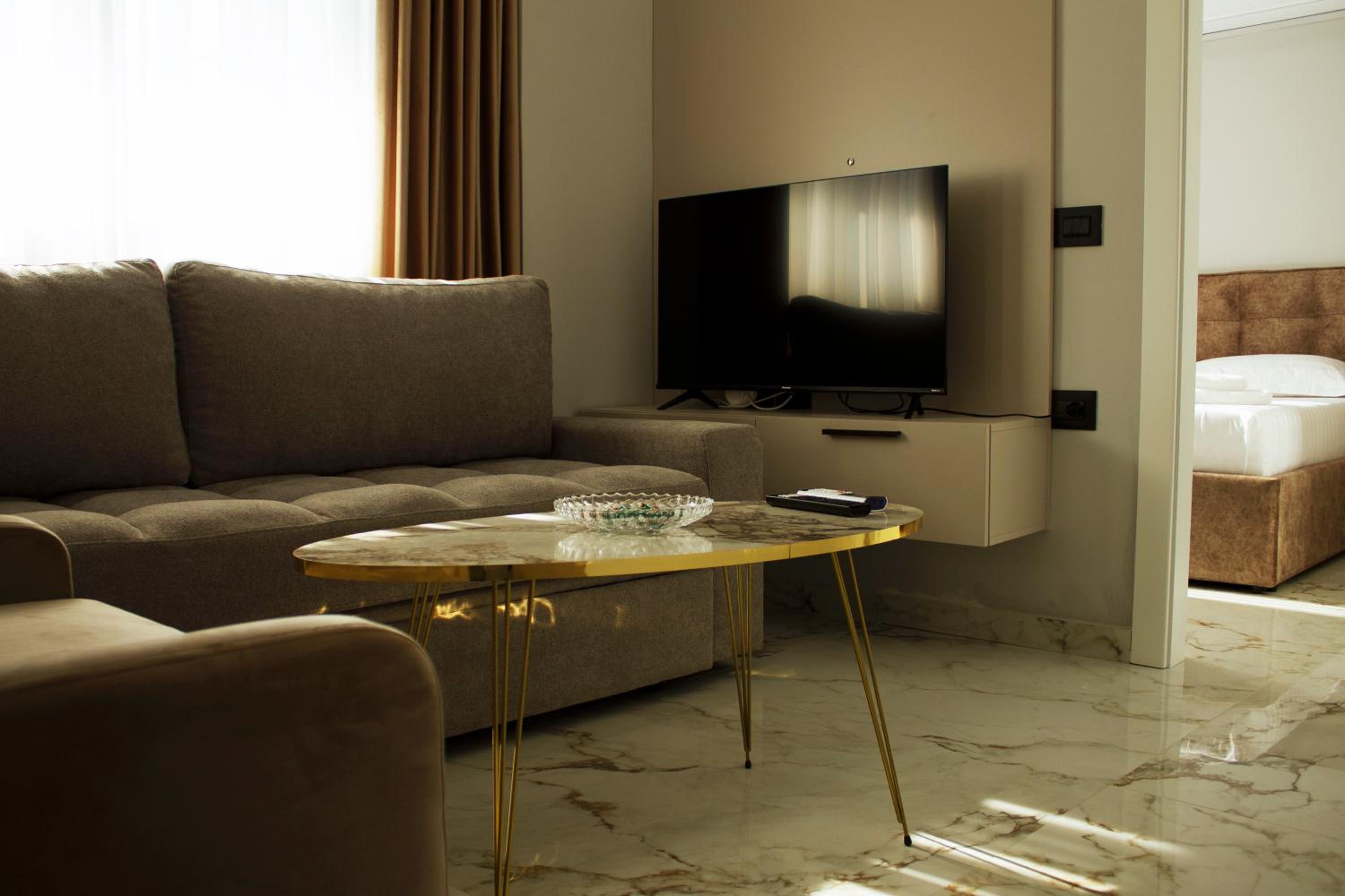Day Lux Apartments