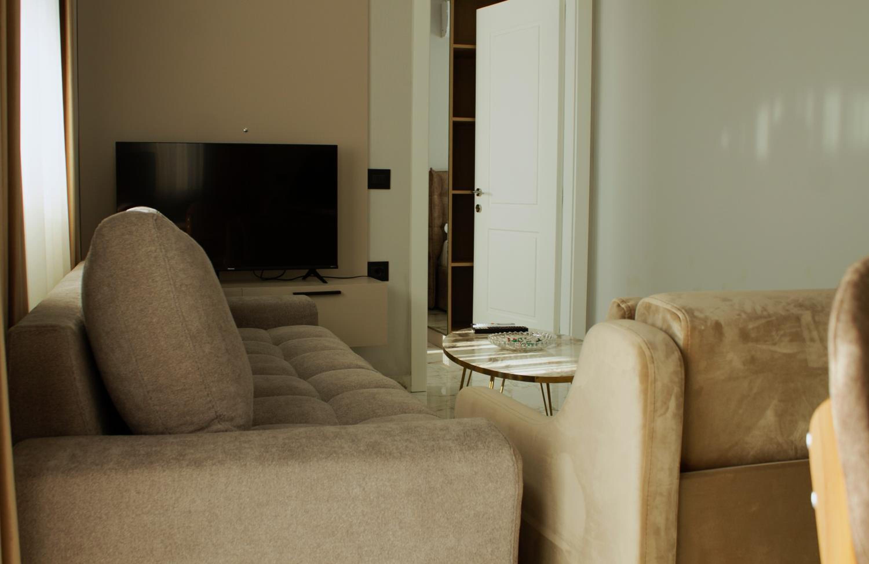 Day Lux Apartments