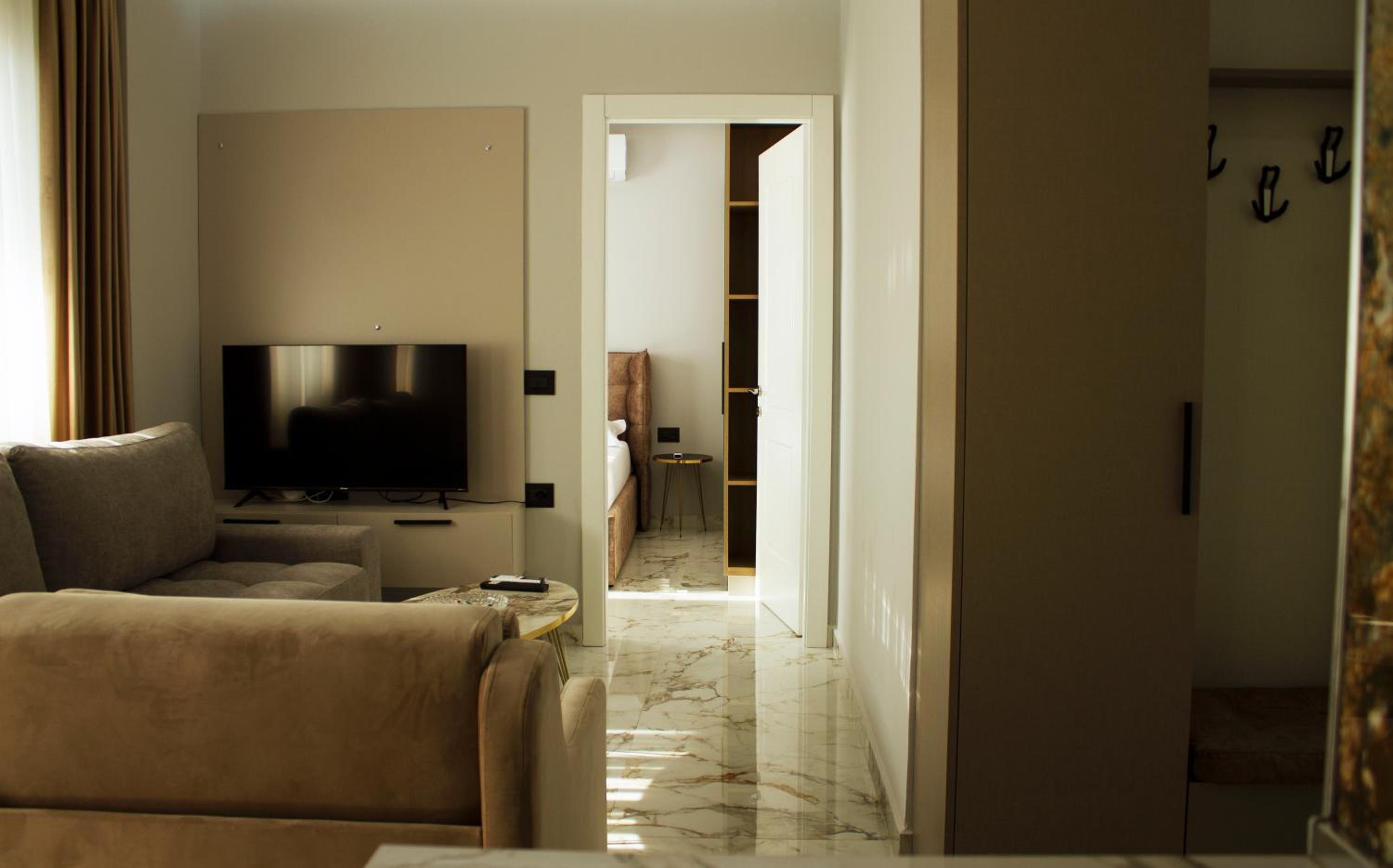 Day Lux Apartments