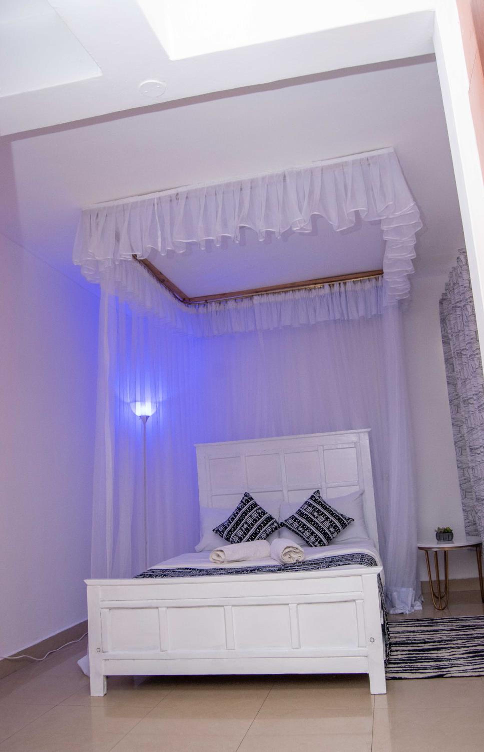 Tina's cosy 2br : Wi-fi & Parking in Milimani view 5