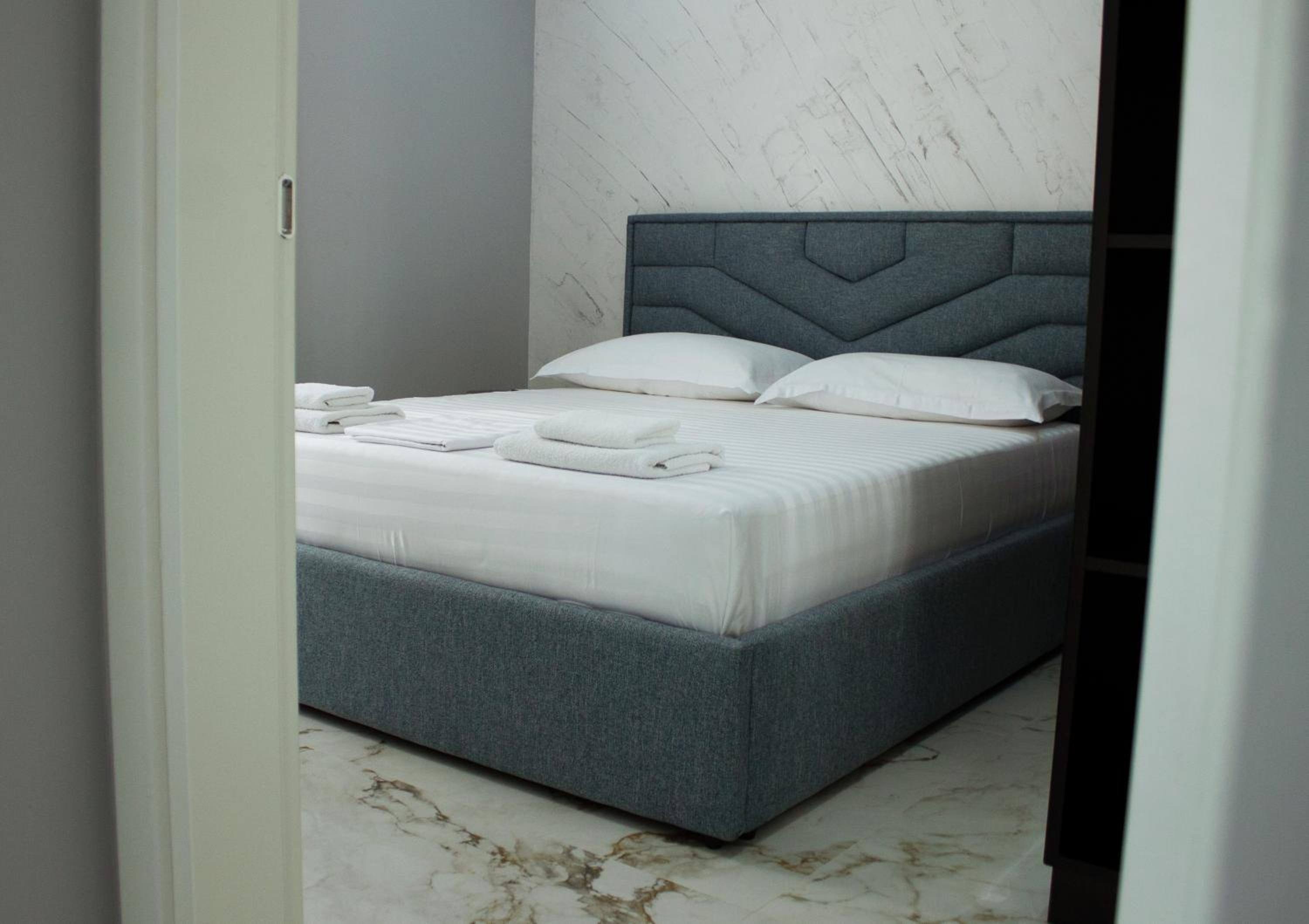 Day Lux Apartments