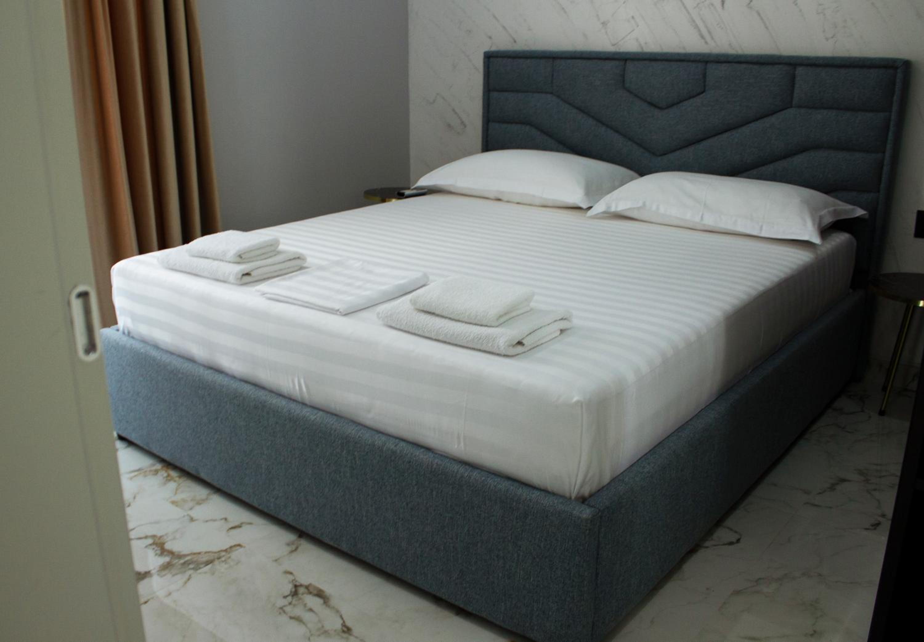Day Lux Apartments