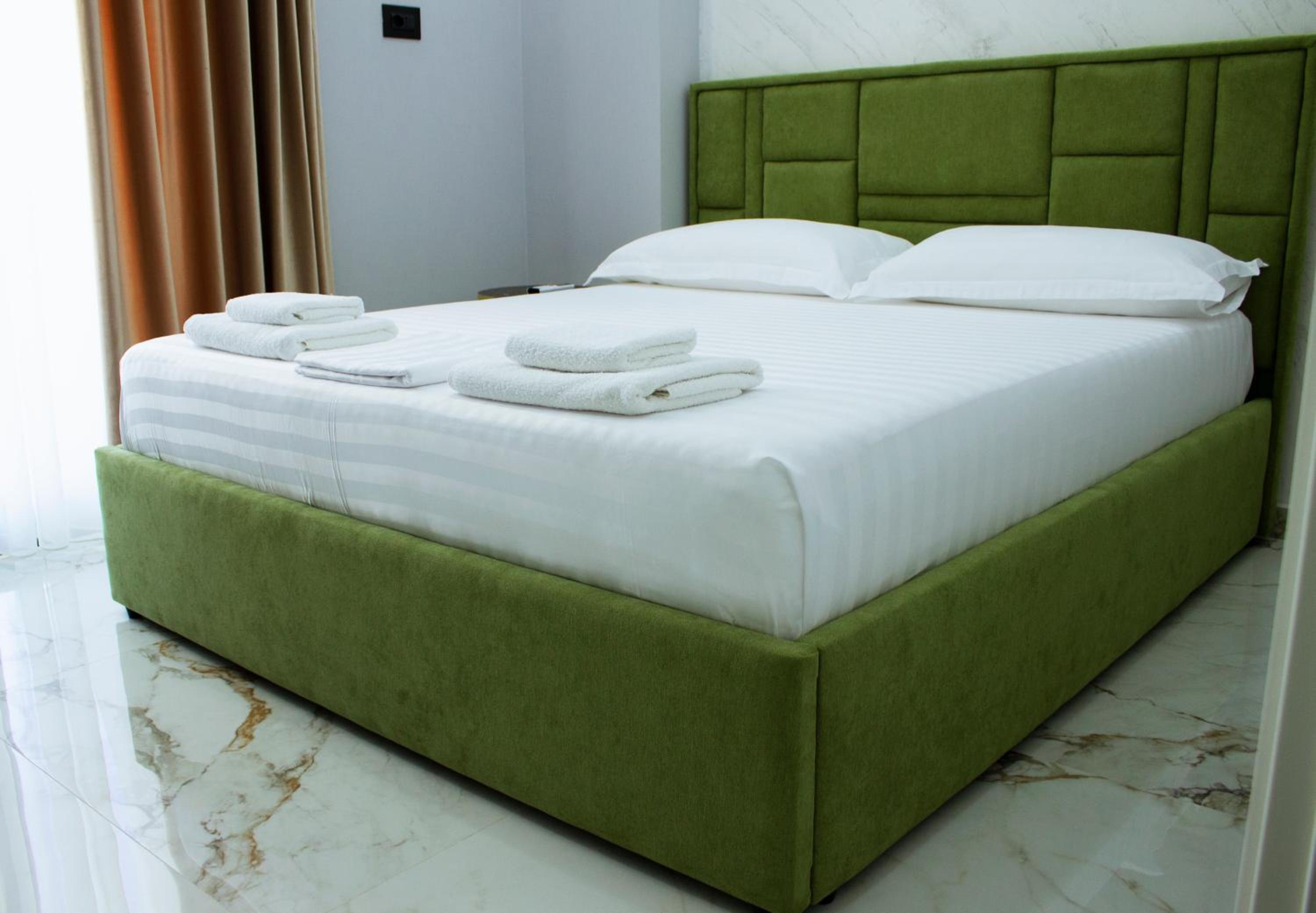Day Lux Apartments