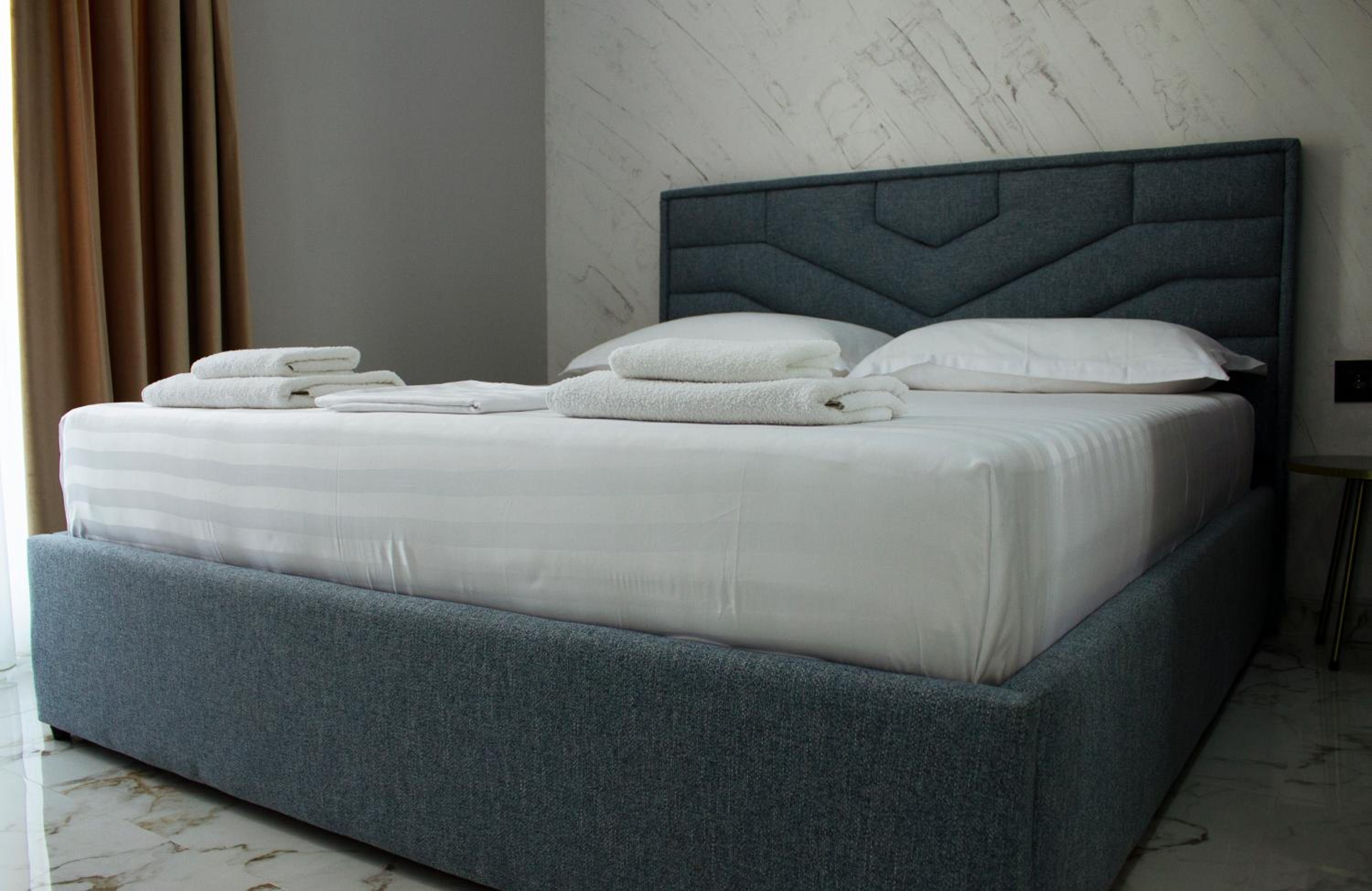 Day Lux Apartments