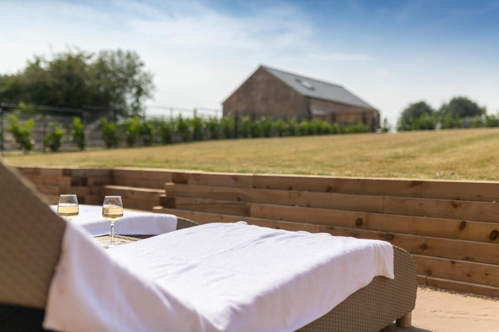 La Roche-Barn with hot tub on the Welbeck estate view 4