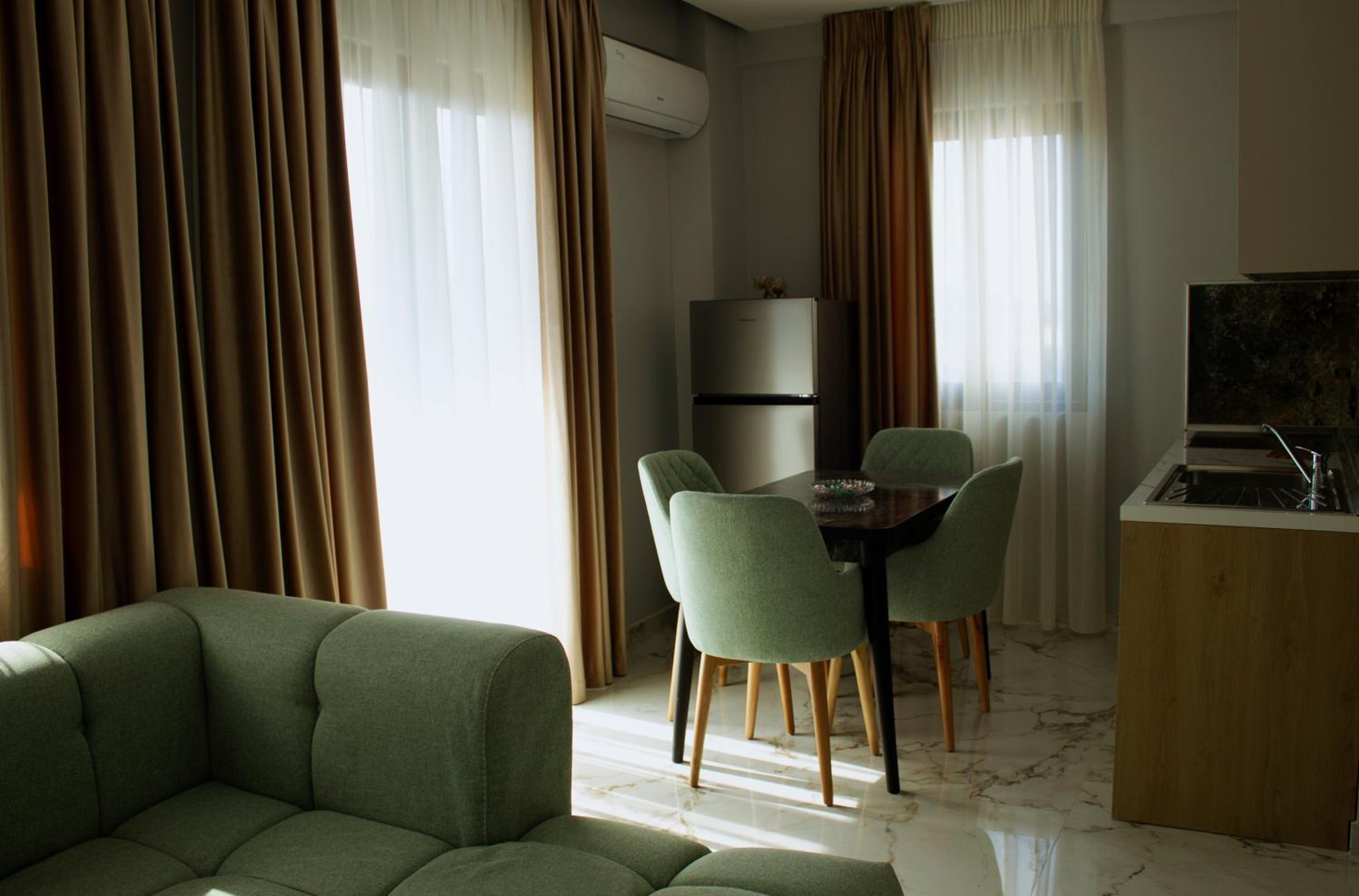Day Lux Apartments