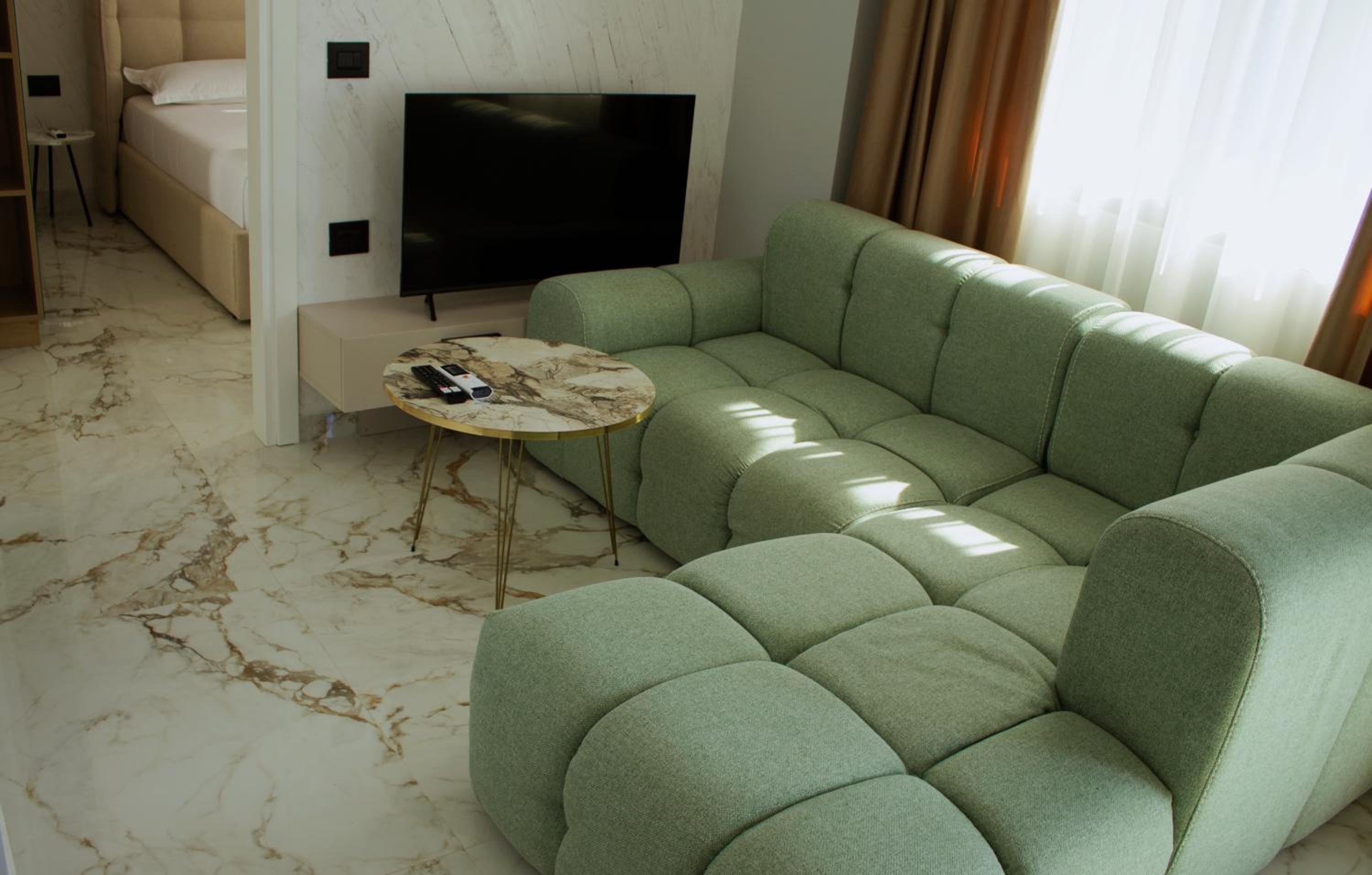 Day Lux Apartments