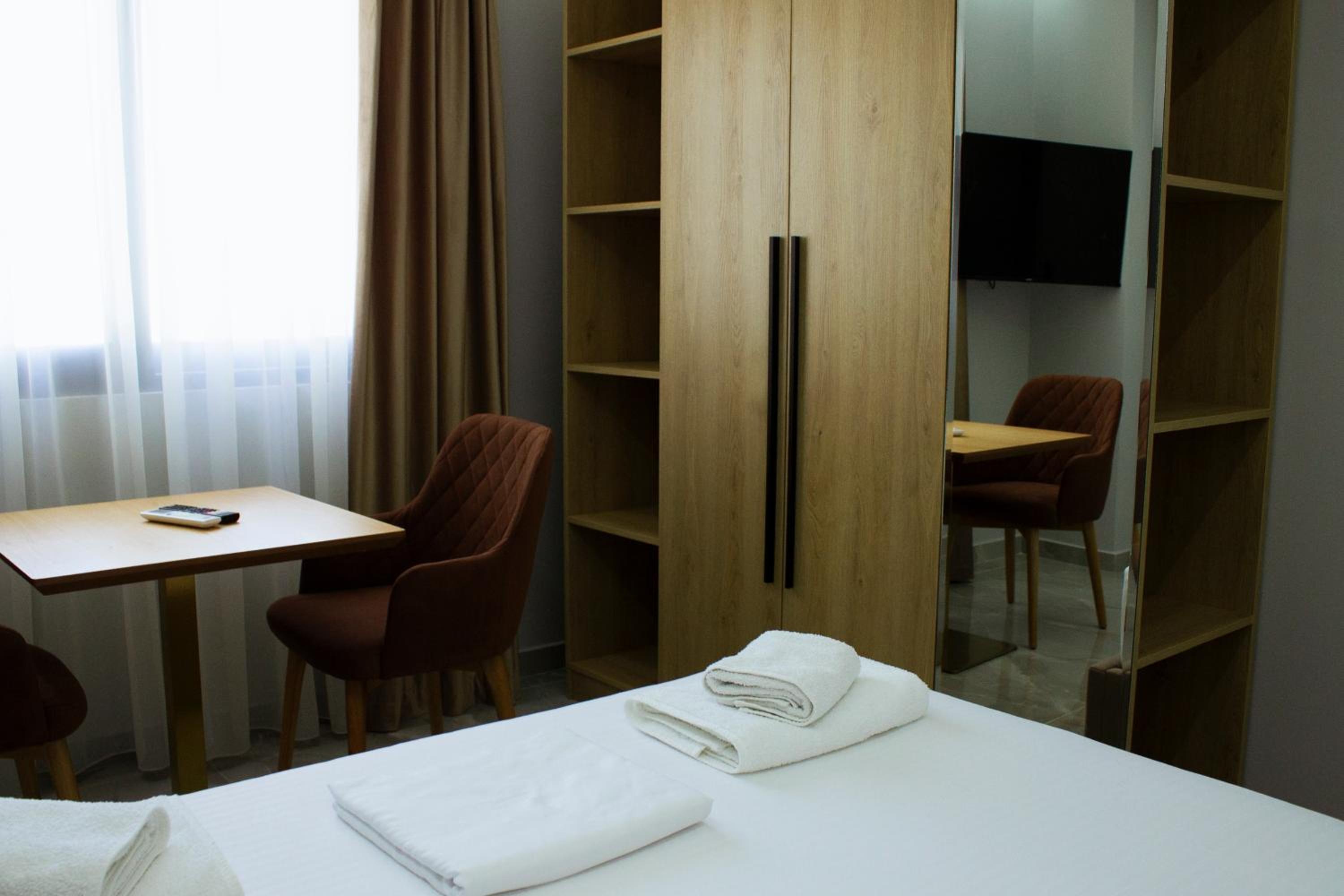 Day Lux Apartments