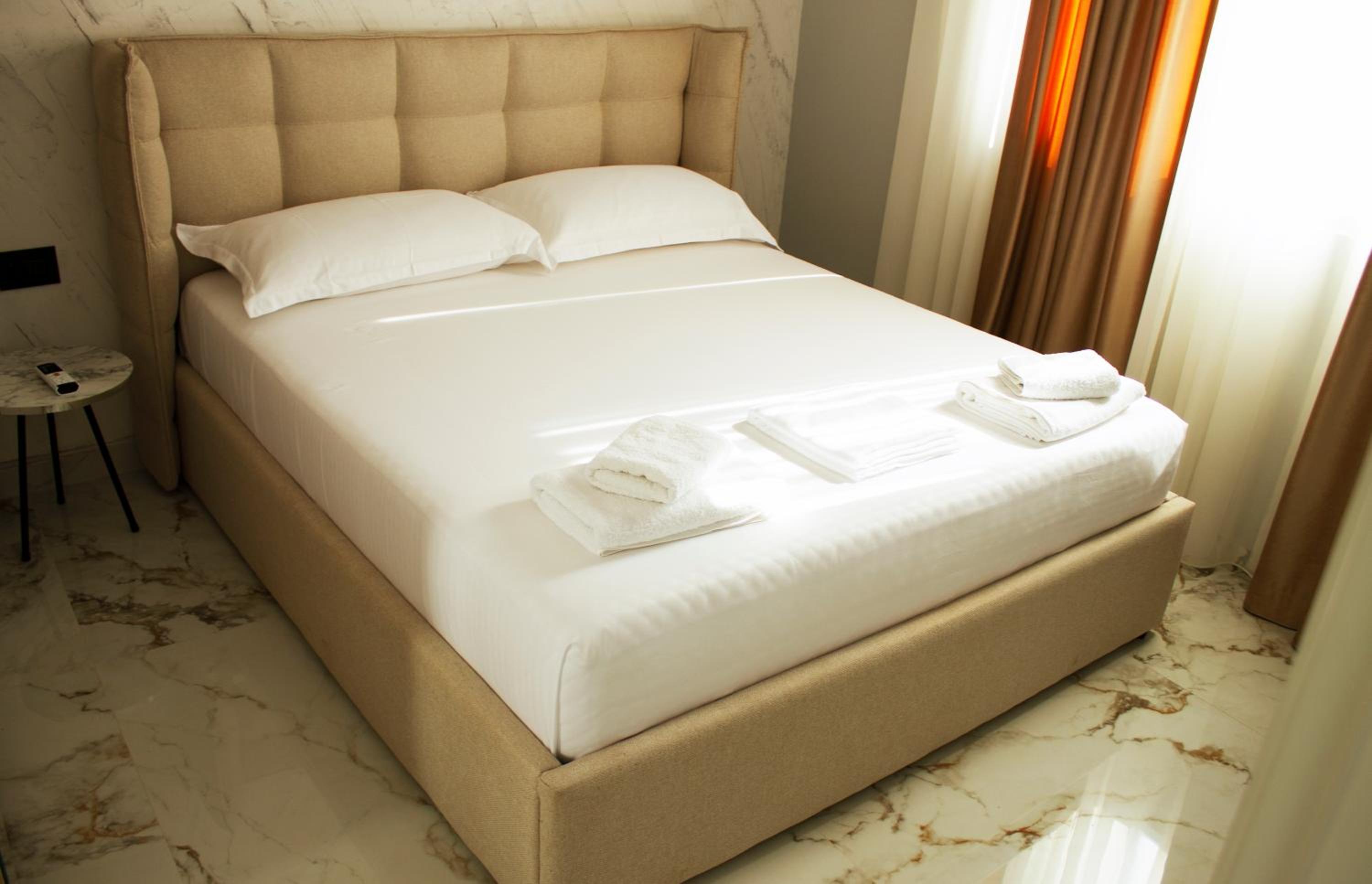 Day Lux Apartments