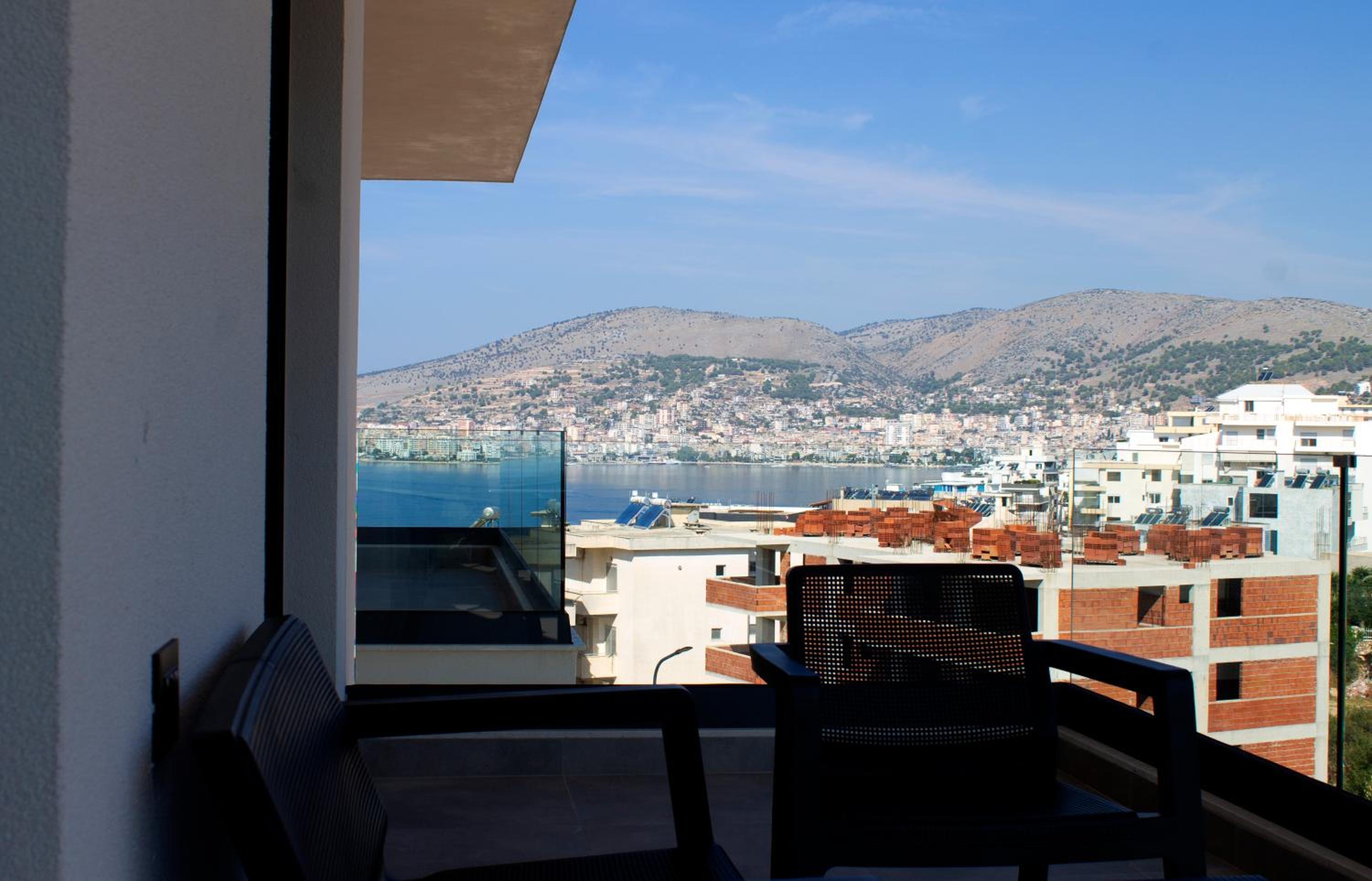 Day Lux Apartments