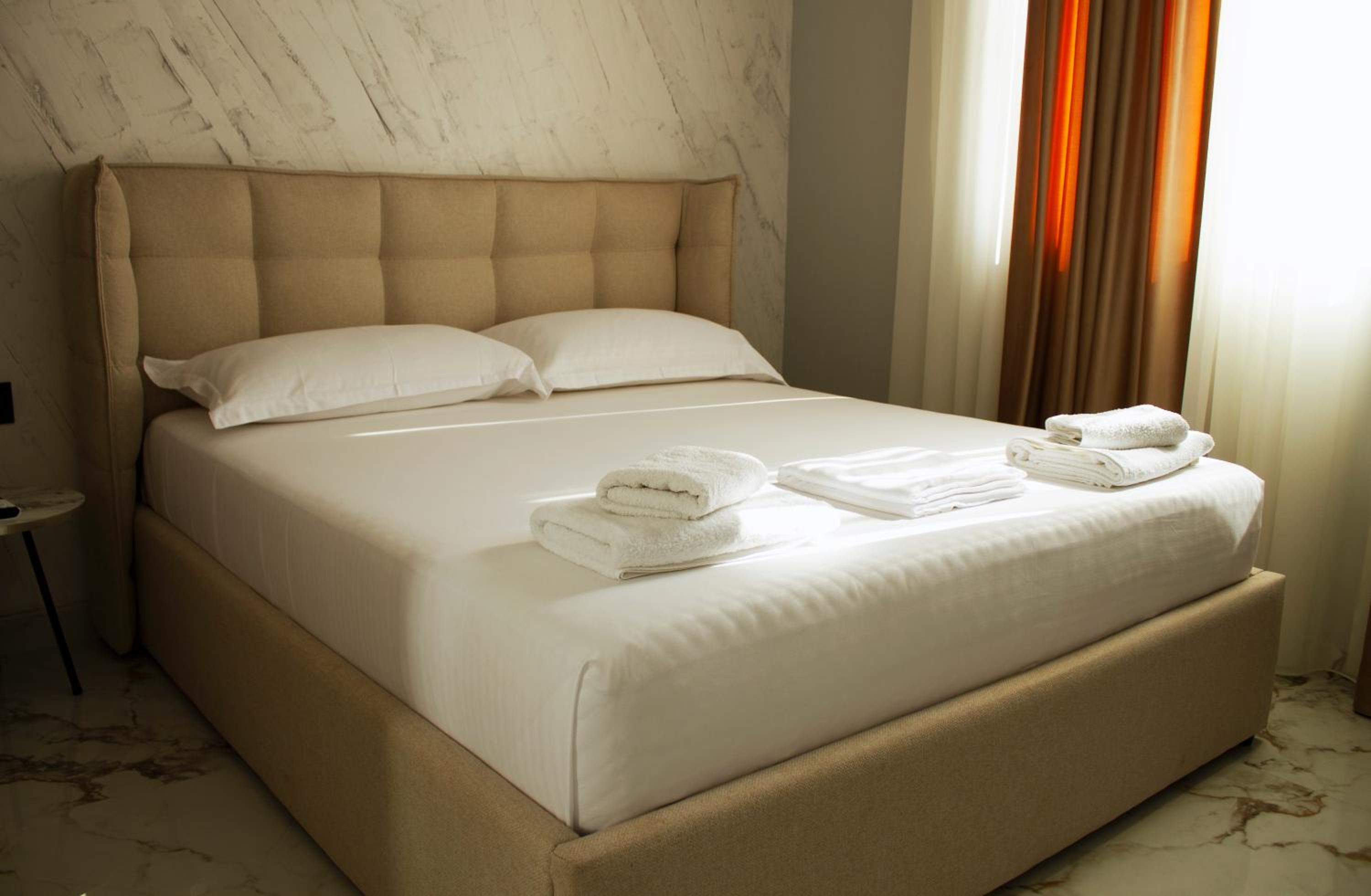 Day Lux Apartments