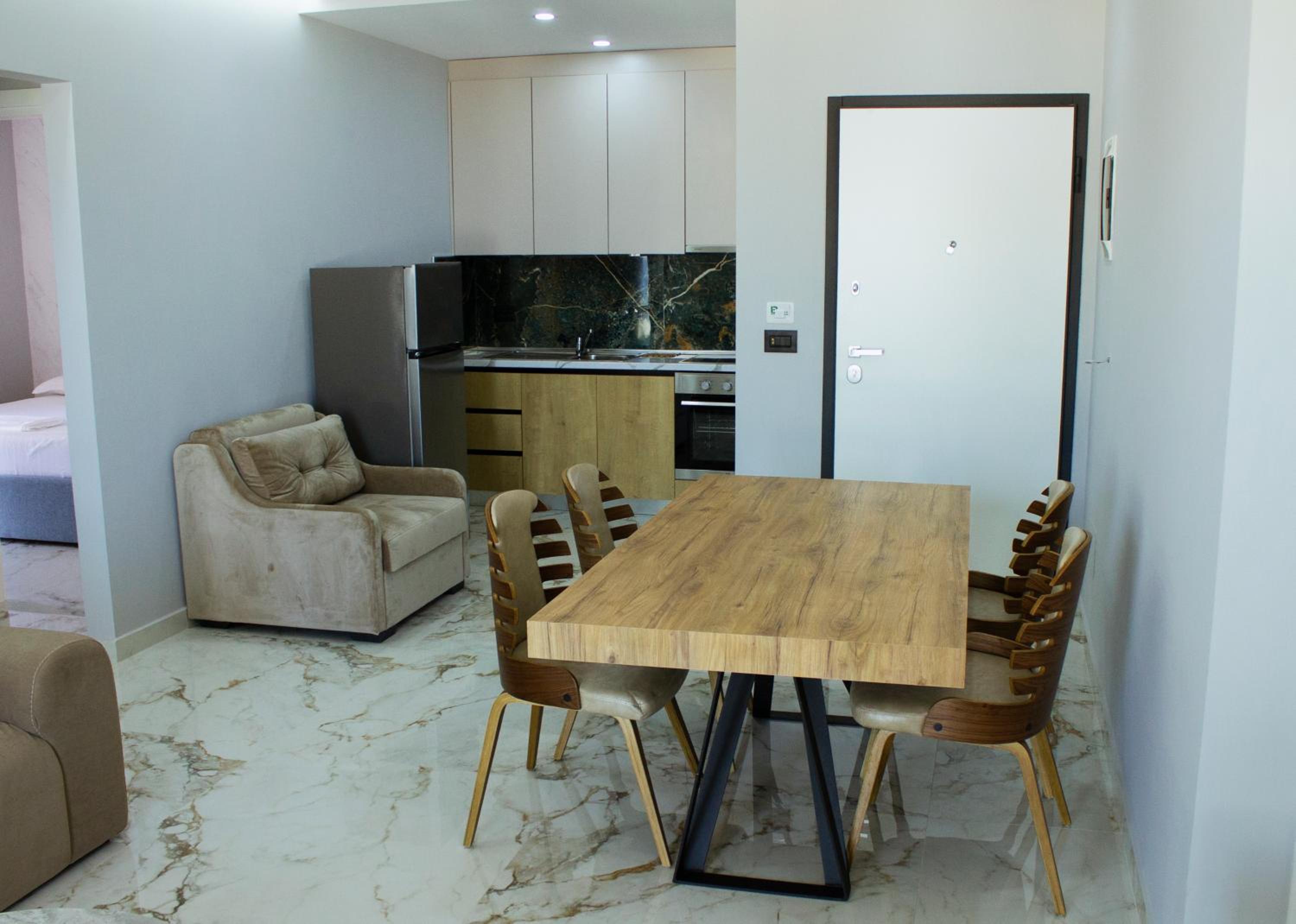 Day Lux Apartments