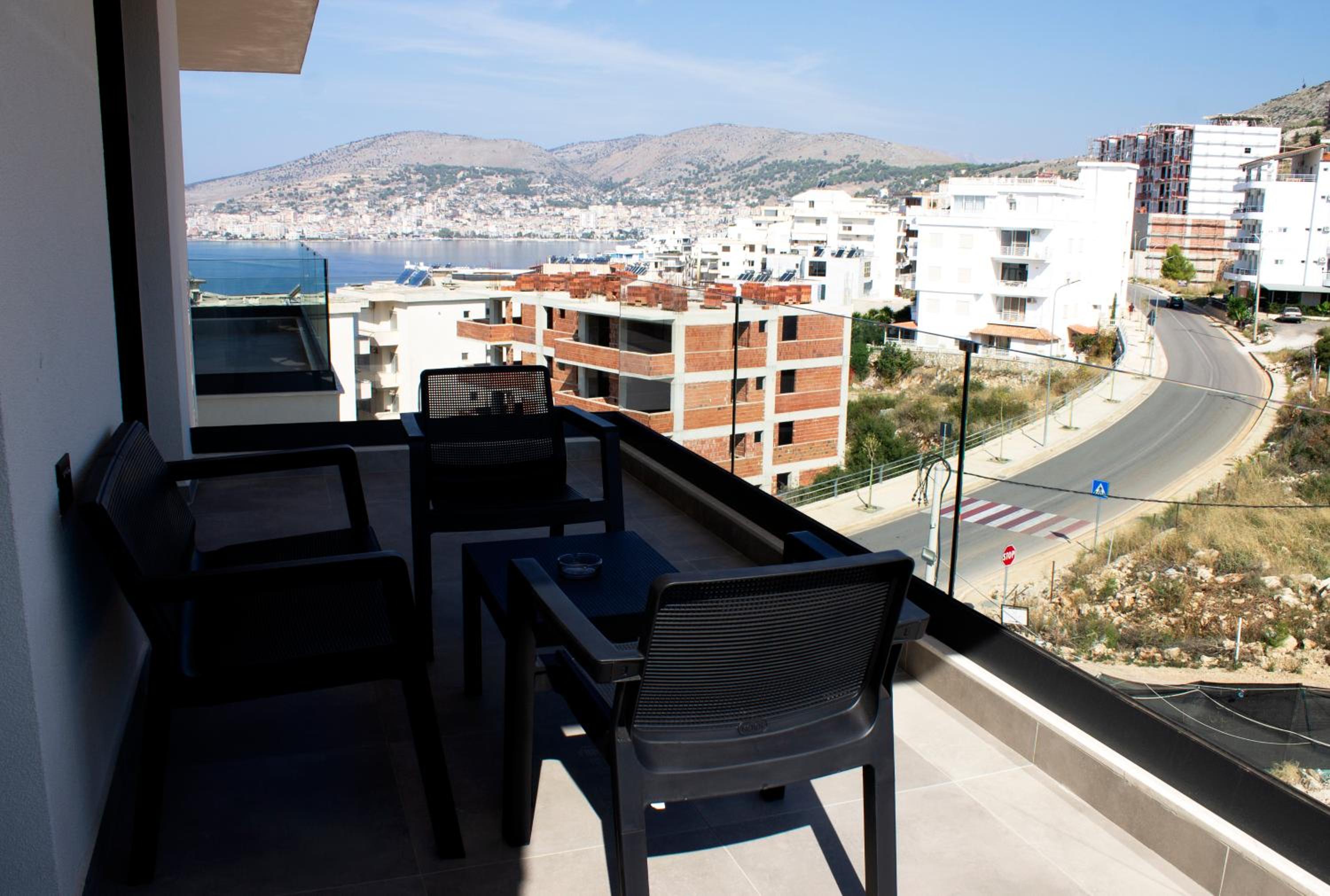 Day Lux Apartments