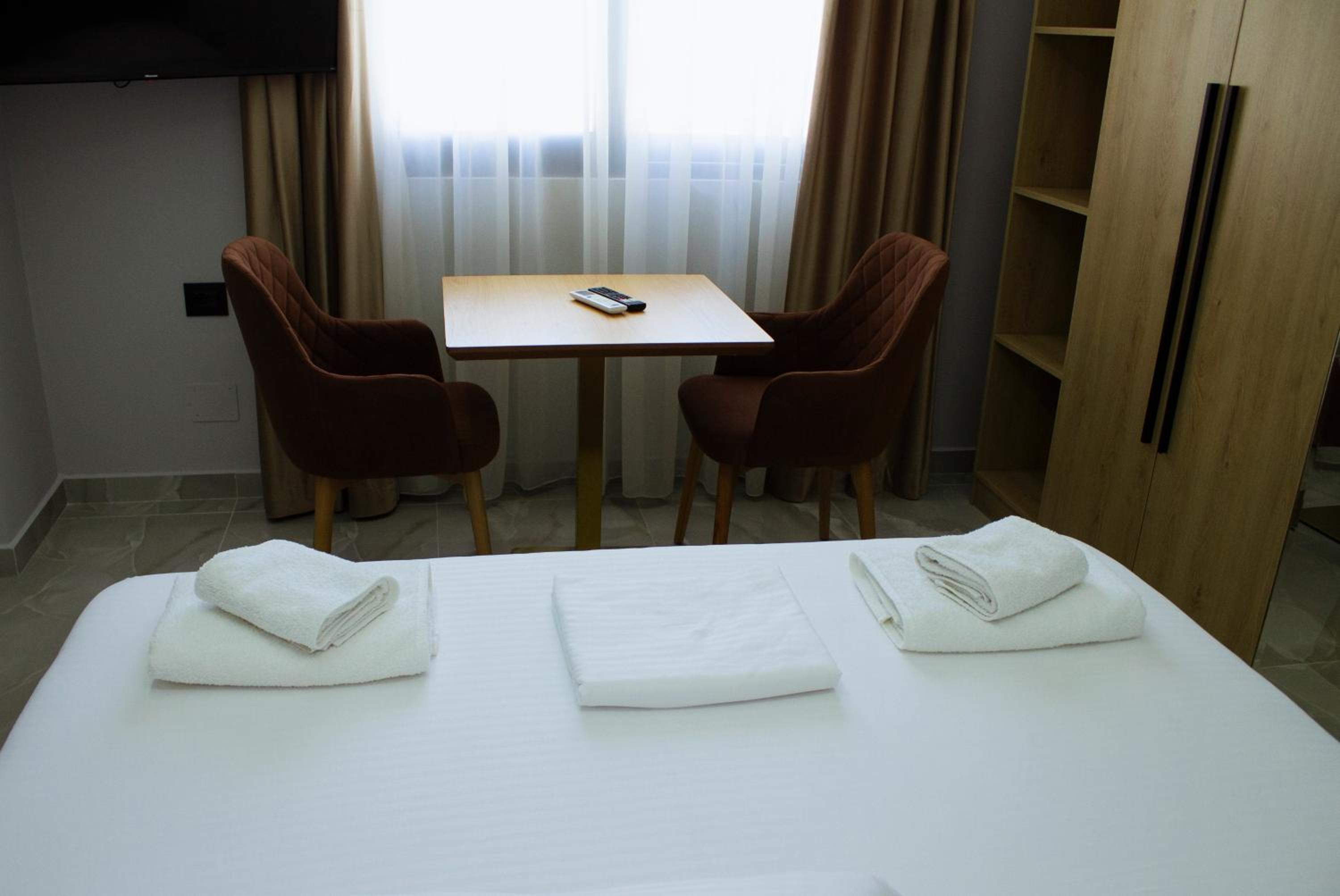 Day Lux Apartments