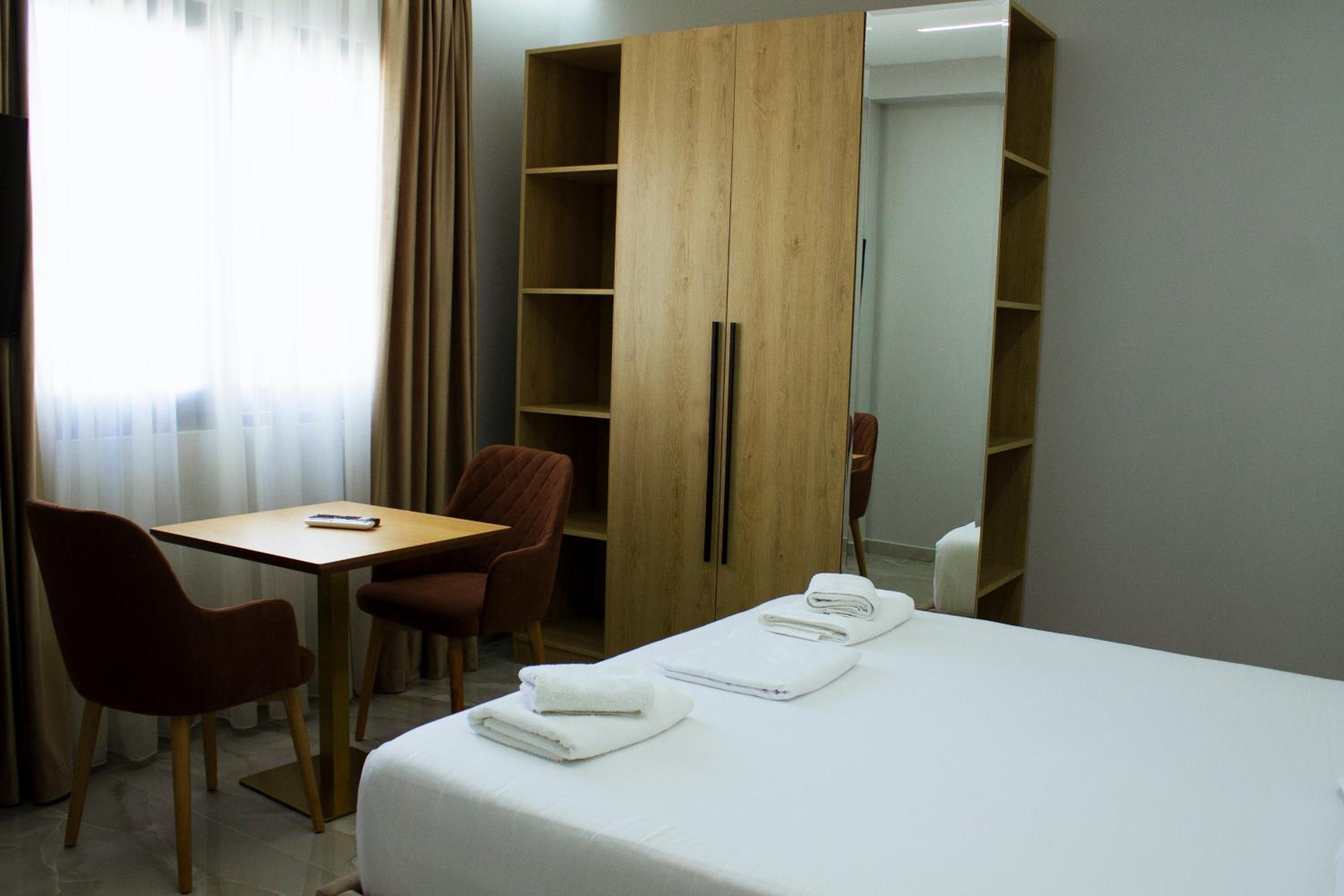 Day Lux Apartments