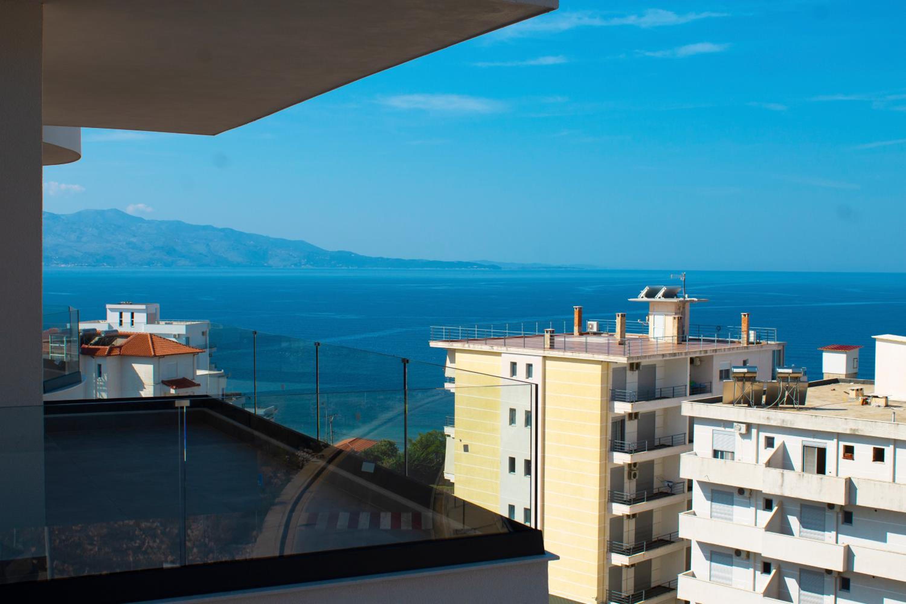 Day Lux Apartments