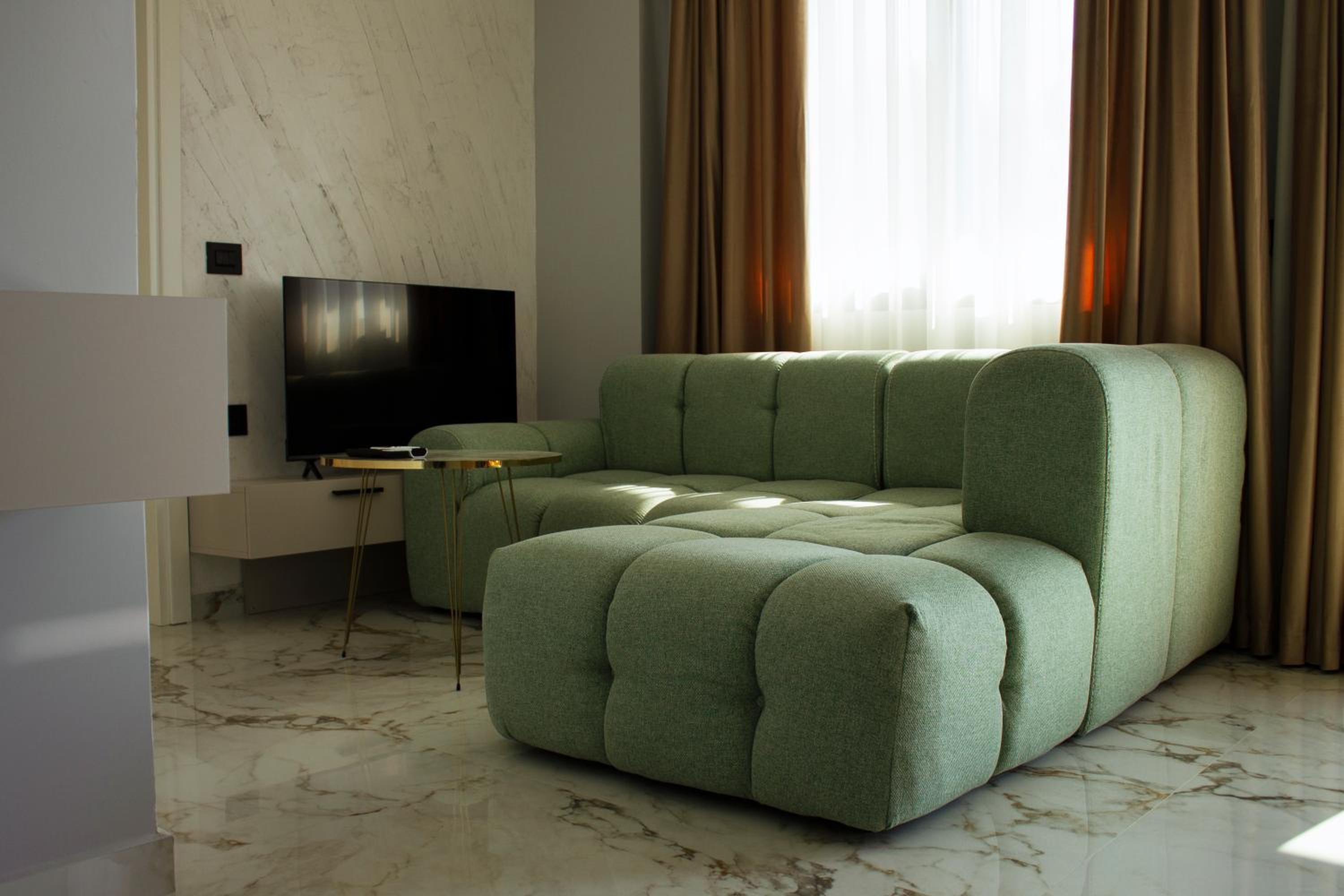 Day Lux Apartments