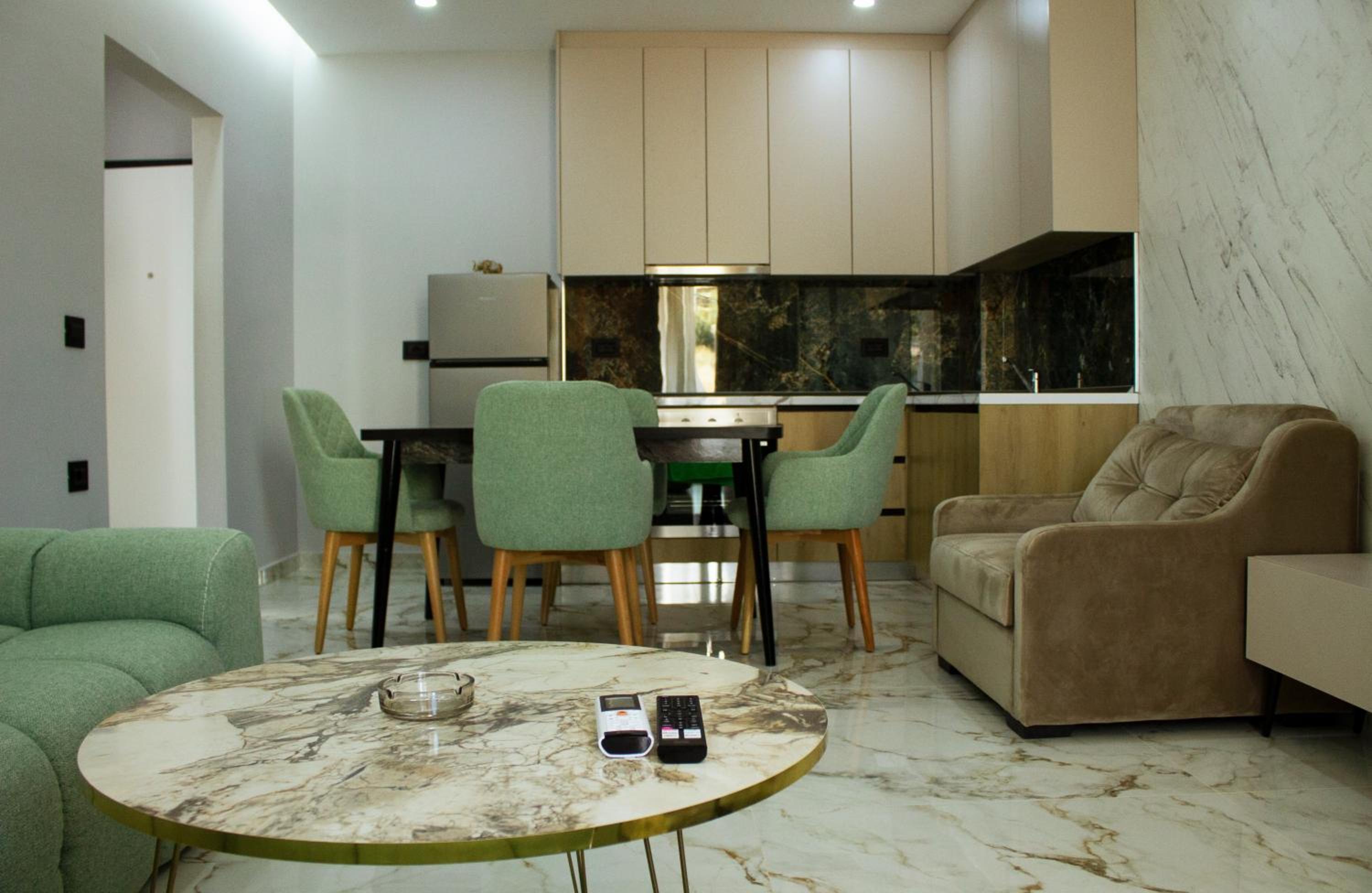 Day Lux Apartments