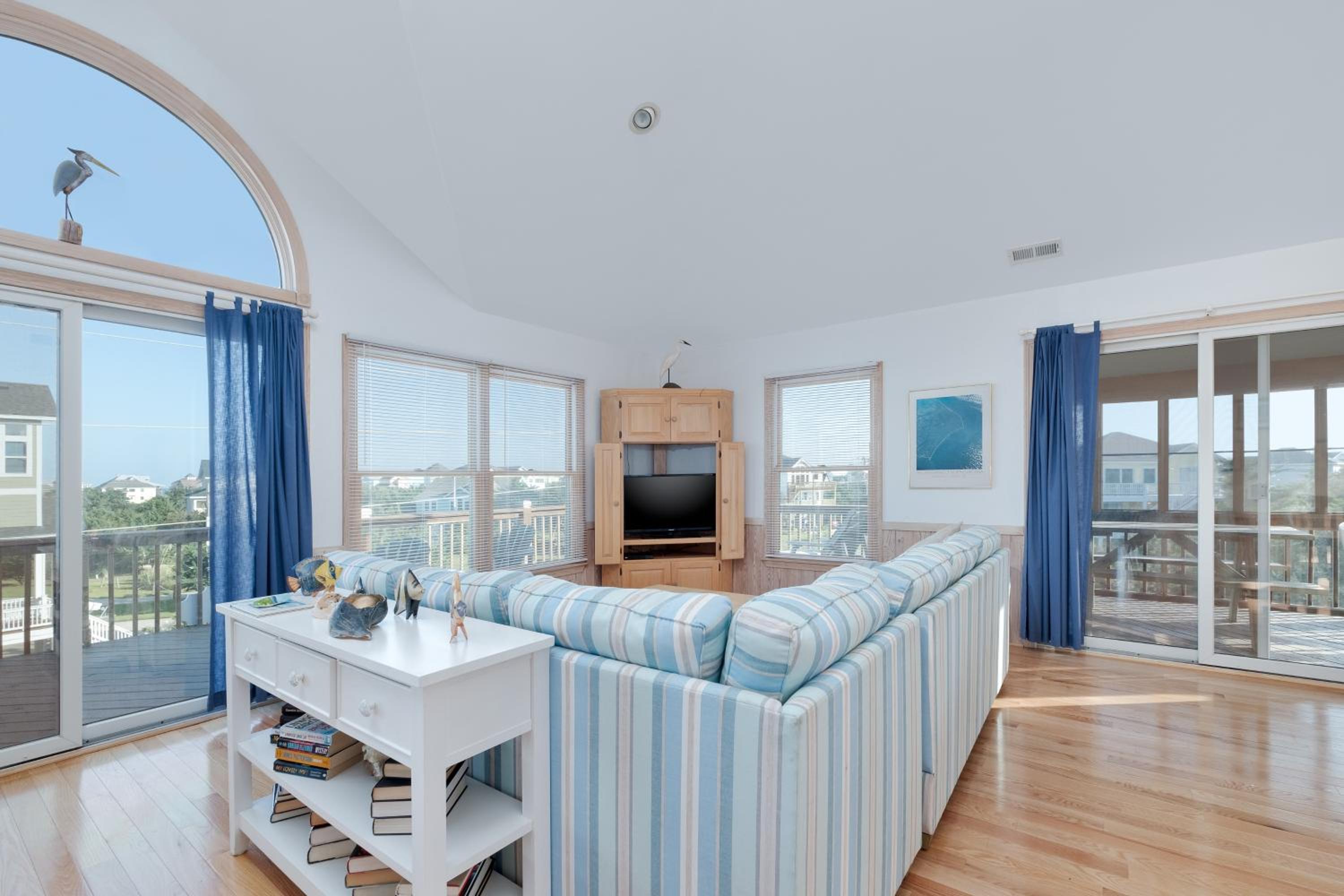 7692 - Seaside Serneity by Resort Realty view 3