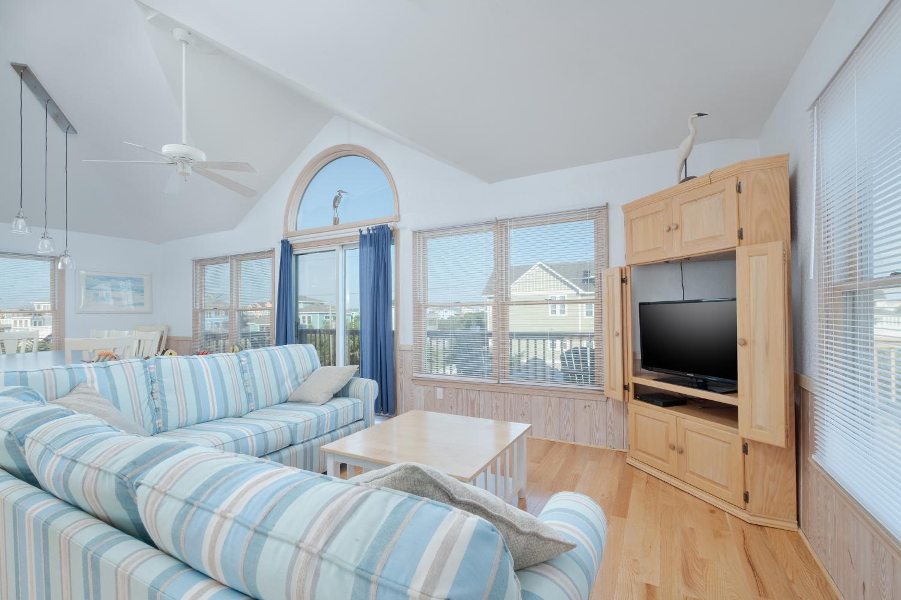 7692 - Seaside Serneity by Resort Realty view 4