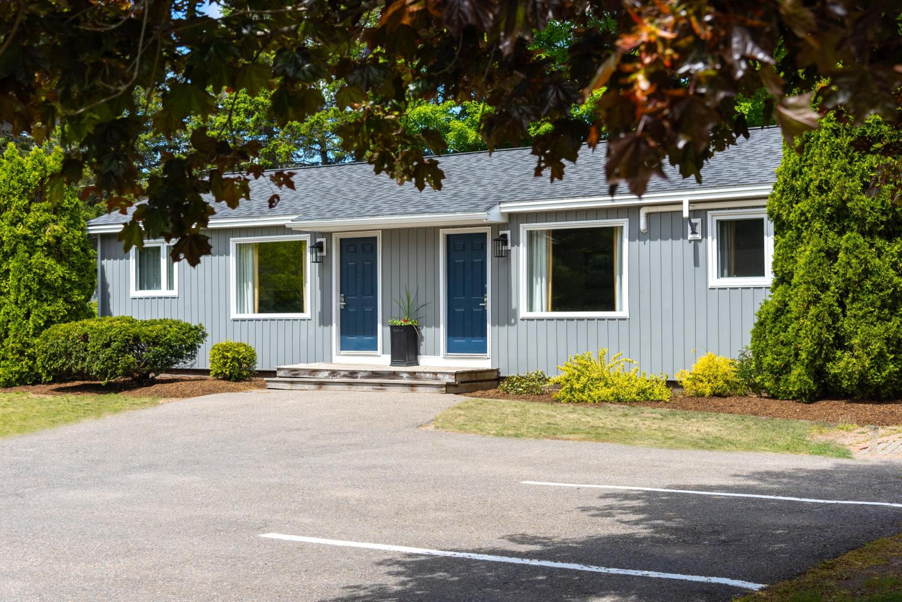Aurora Inn