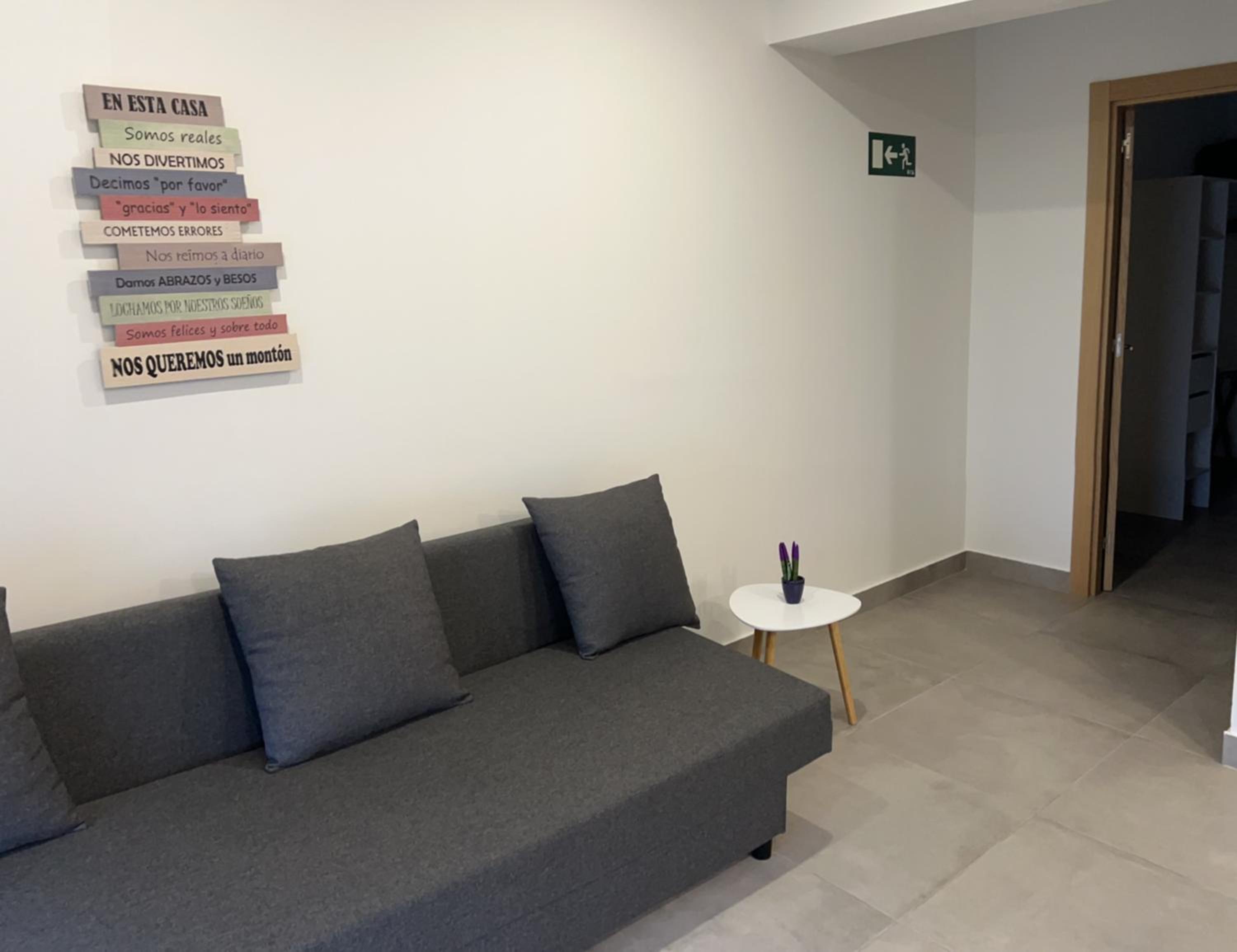 APARTAMENTOS EL ROJU