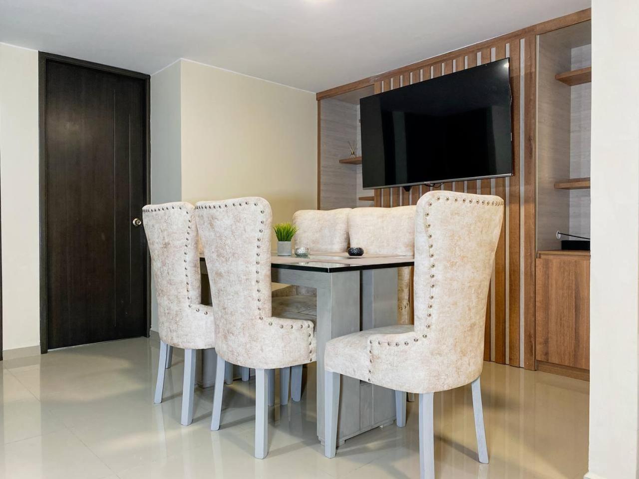 Mantilla living - 402