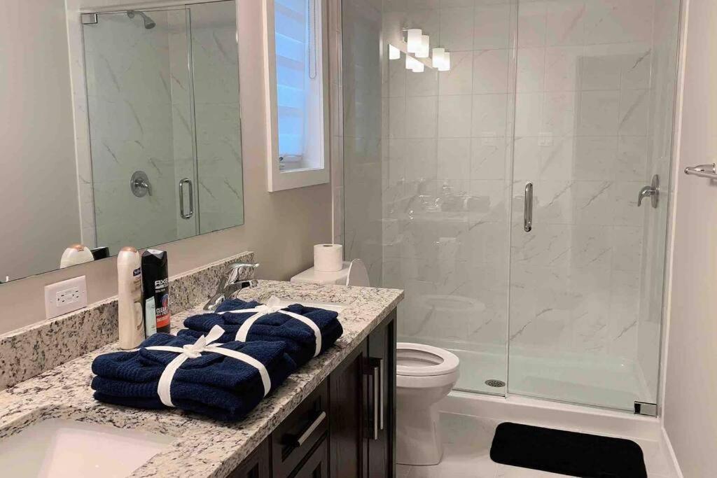 Private Room-Brand New-Budget friendly master bedroom-House