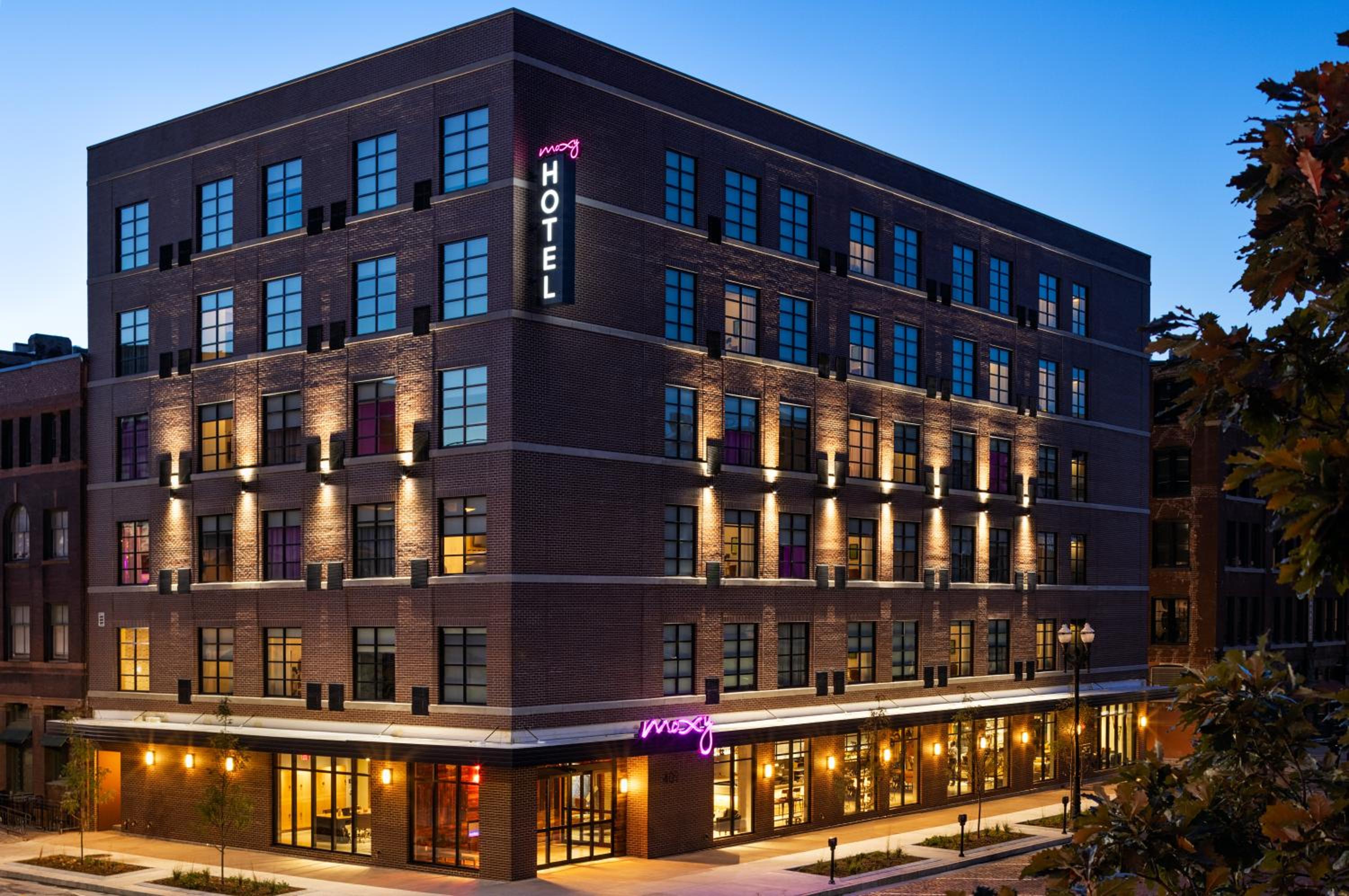 Hotel Moxy Omaha Downtown - Image 1