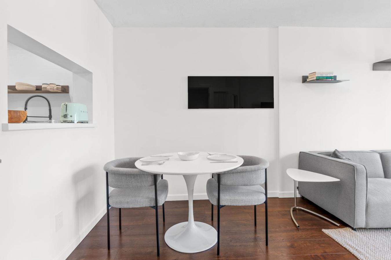 Downtown Luxury 1BR Coal Harbour