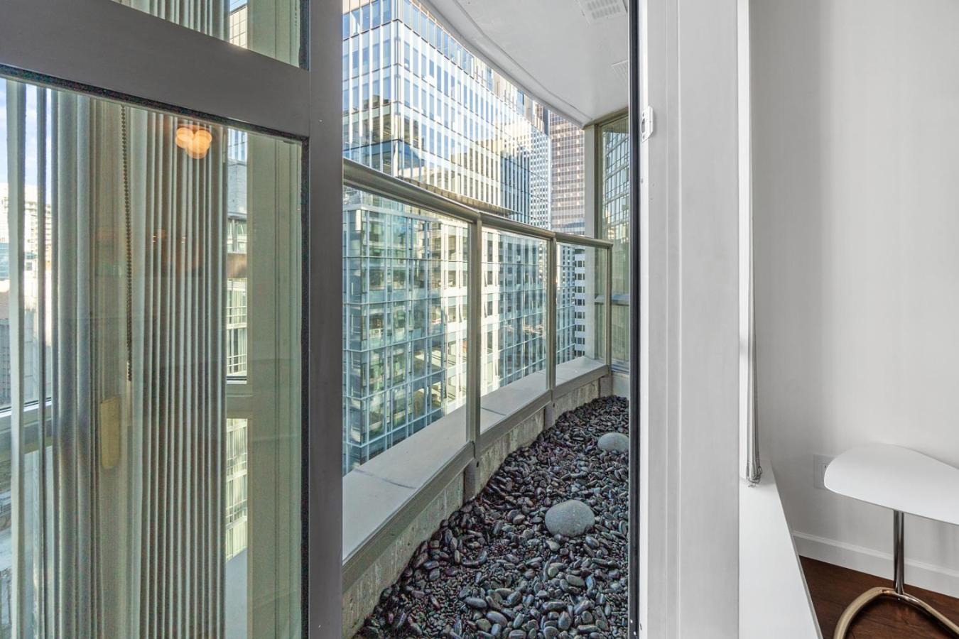 Downtown Luxury 1BR Coal Harbour