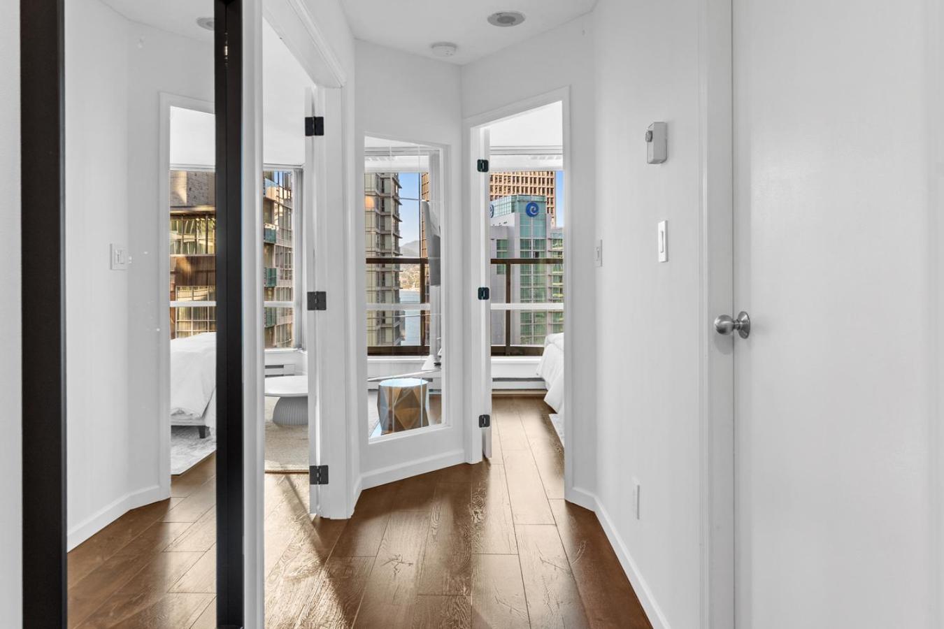 Downtown Luxury 1BR Coal Harbour