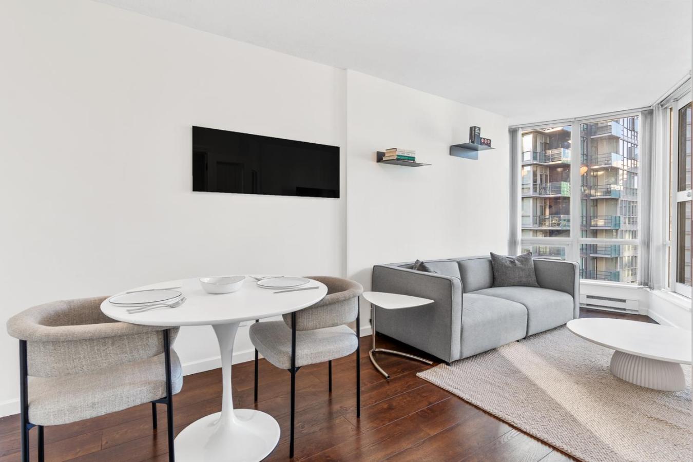 Downtown Luxury 1BR Coal Harbour