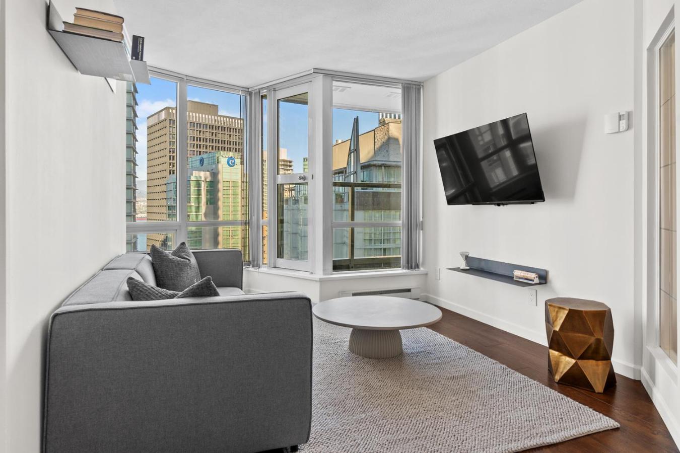 Downtown Luxury 1BR Coal Harbour