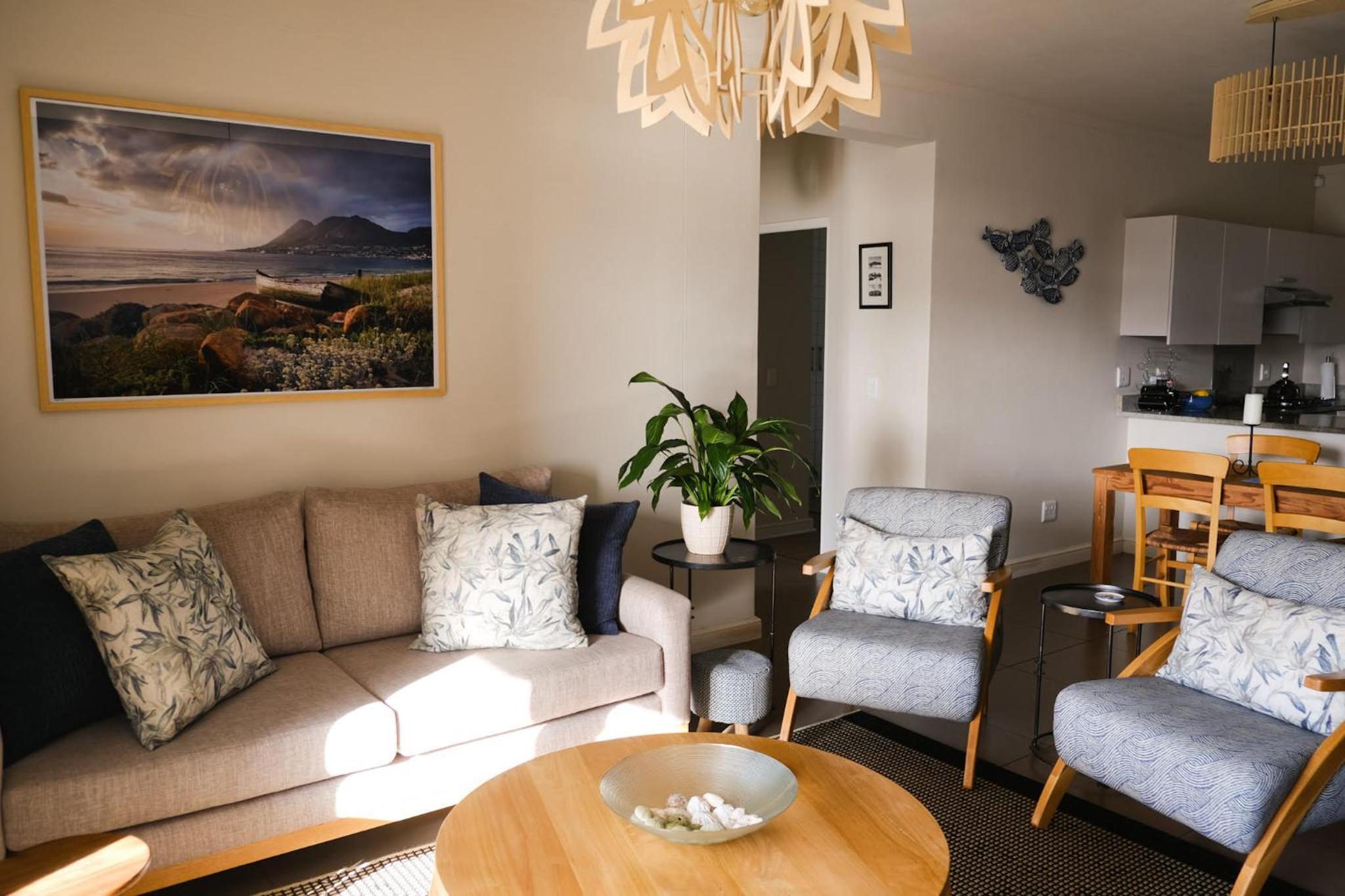 Penguin Paradise Apartment Simons Town view 3