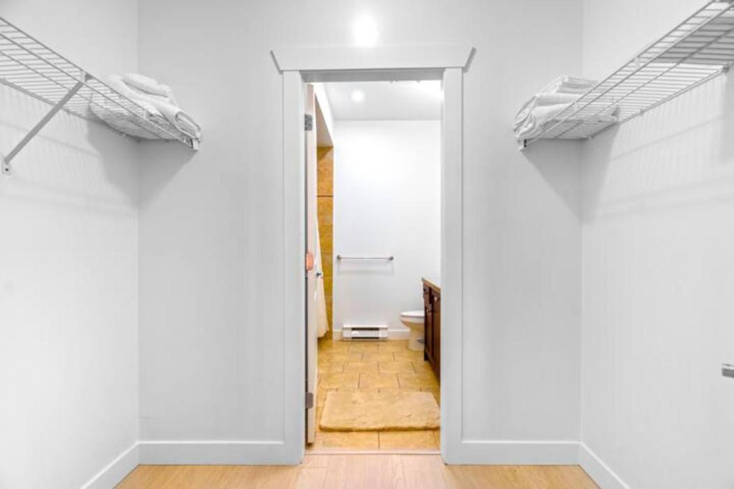 Private apartment with 2 bedrooms, 2 bathrooms, living area, laundry included