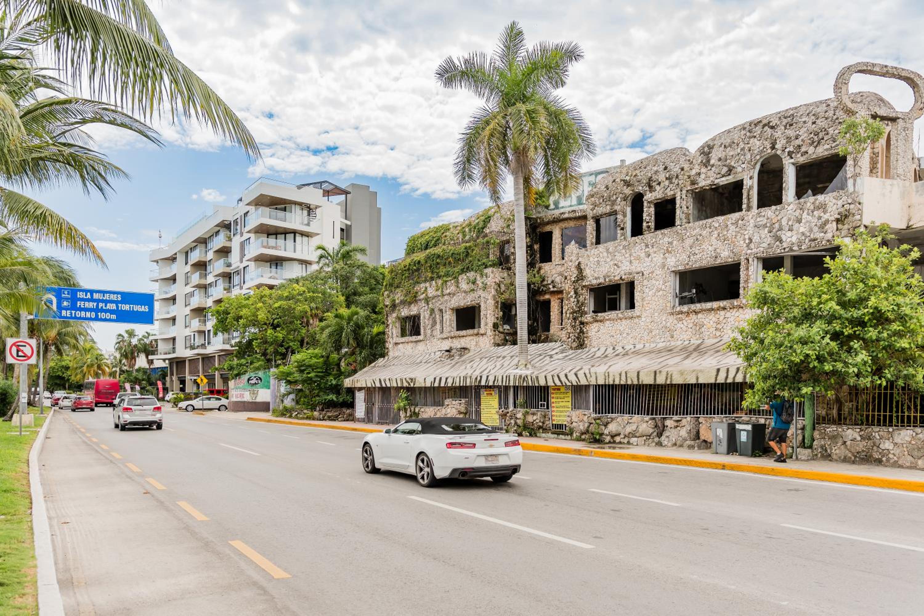 Seáak Cancun Rentals