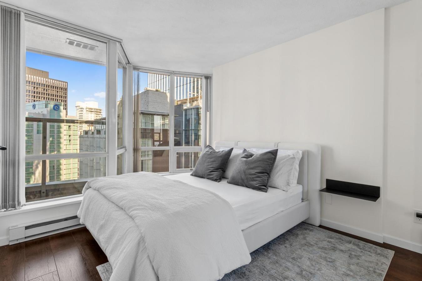 Downtown Luxury 1BR Coal Harbour